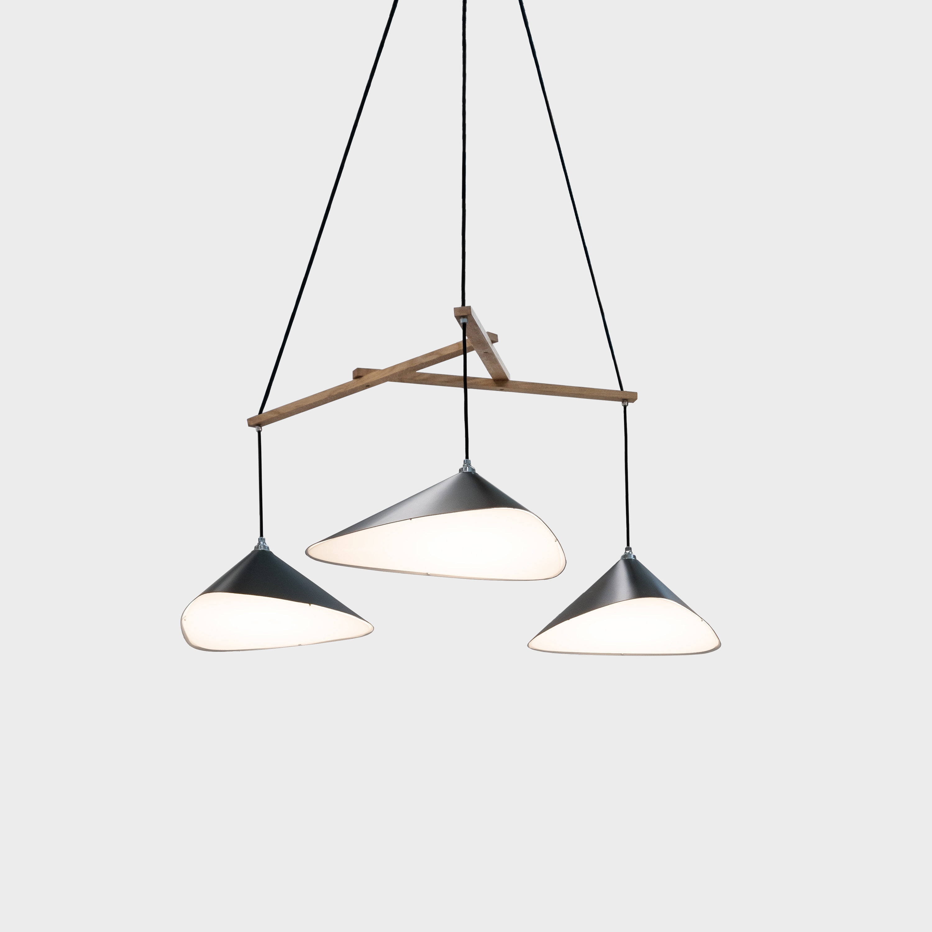 Mostra il prodotto Emily Group of Three semi-matte del produttore Daniel Becker Studio