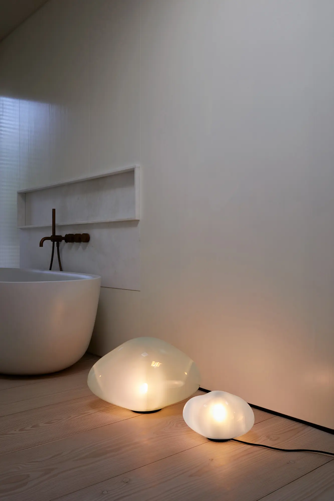 ELOA - HAUMEA CONVEX Wall Lamp