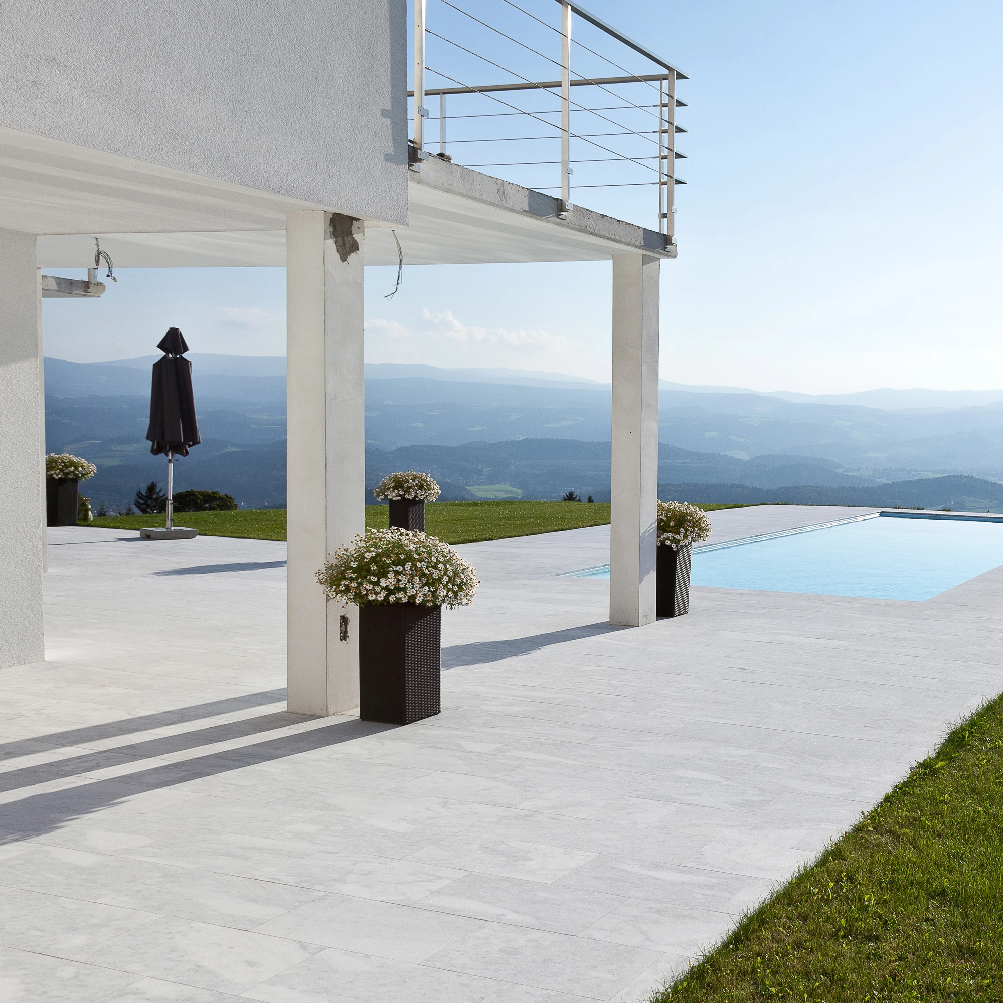 INDOOR-OUTDOOR STONE