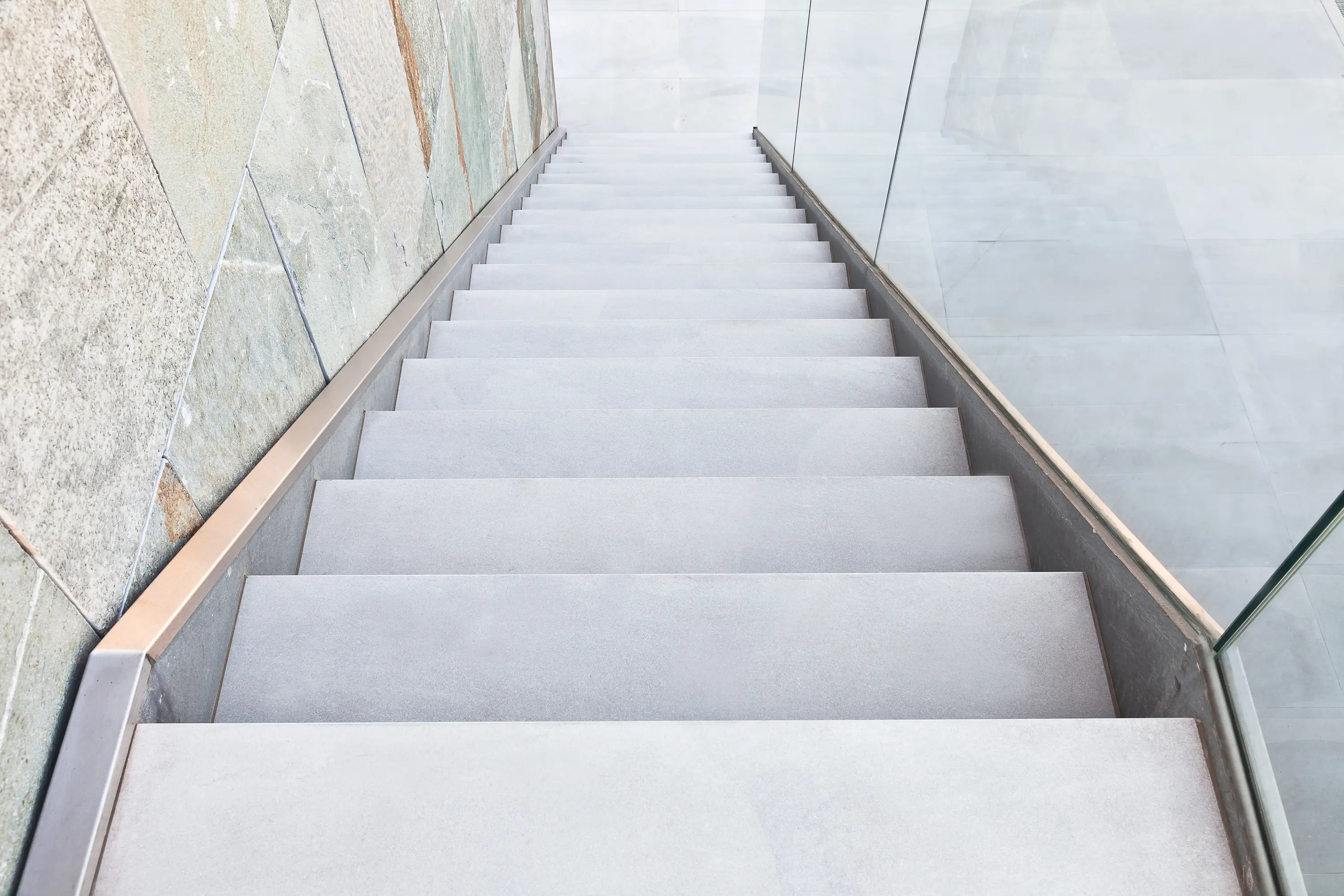 MÖRZ NATURSTEIN - Luna Grey floor tile in sandblasted limestone