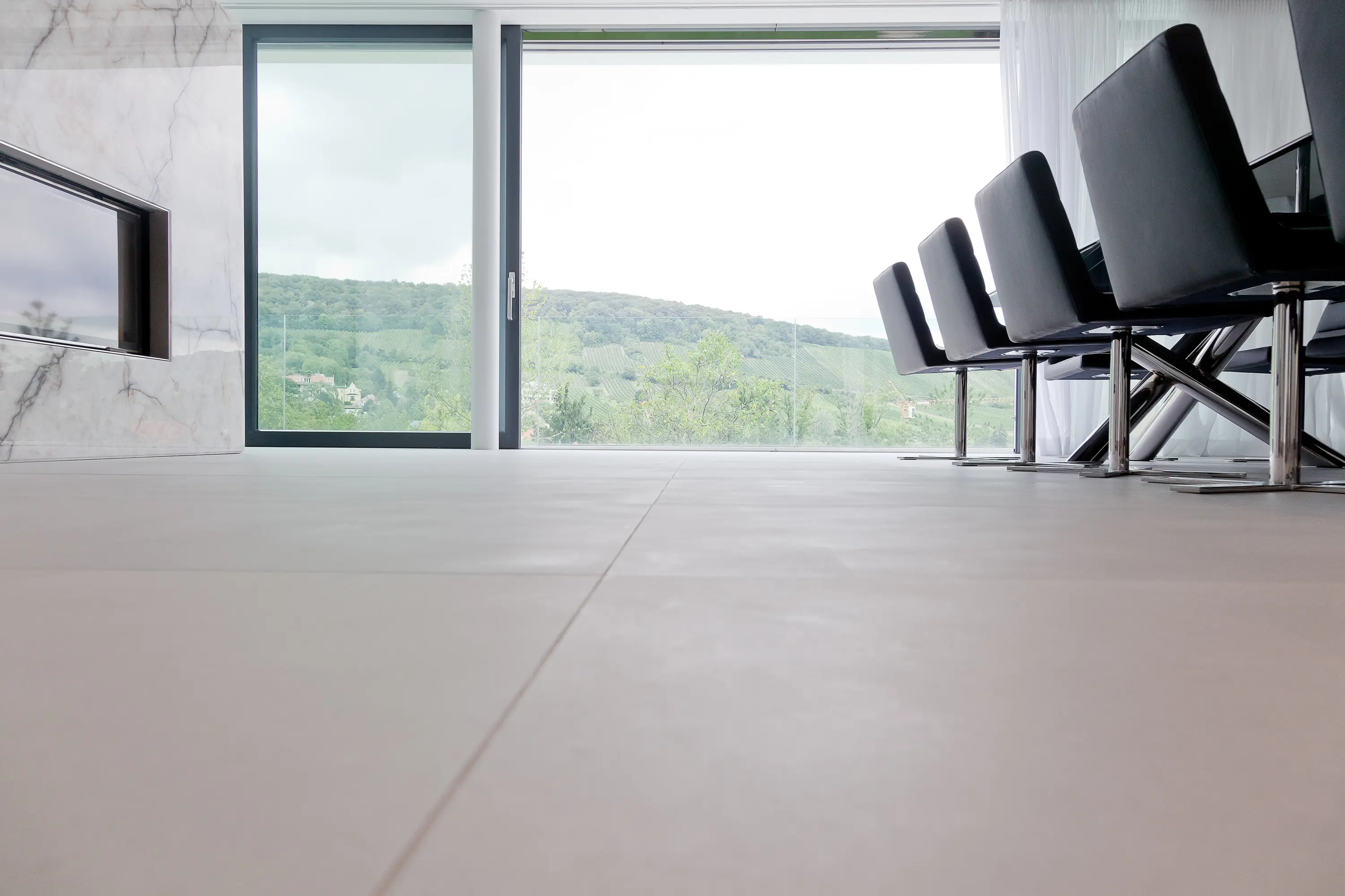 MÖRZ NATURSTEIN - Luna Grey floor tile in sandblasted limestone