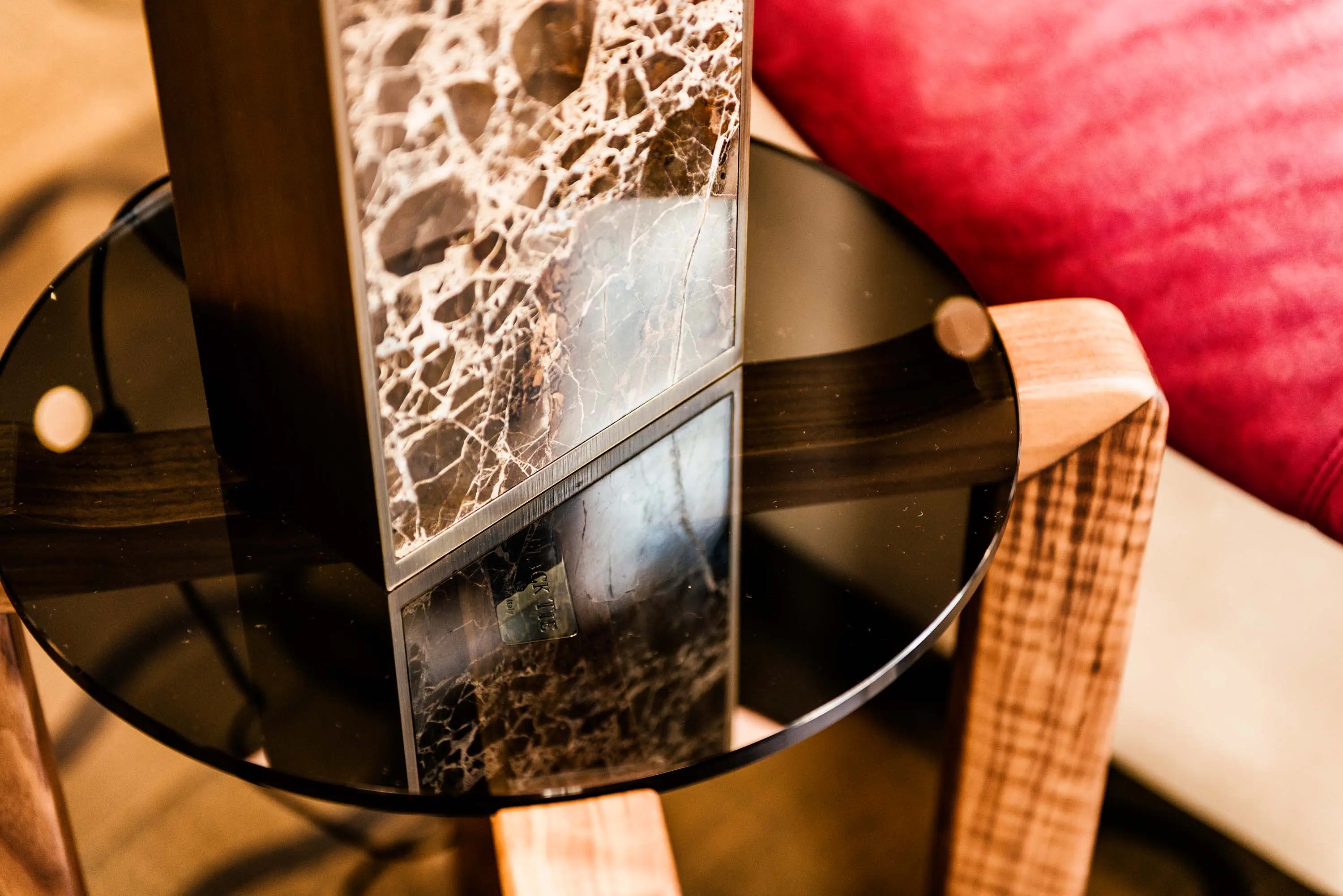 black tie - Diva Lamp