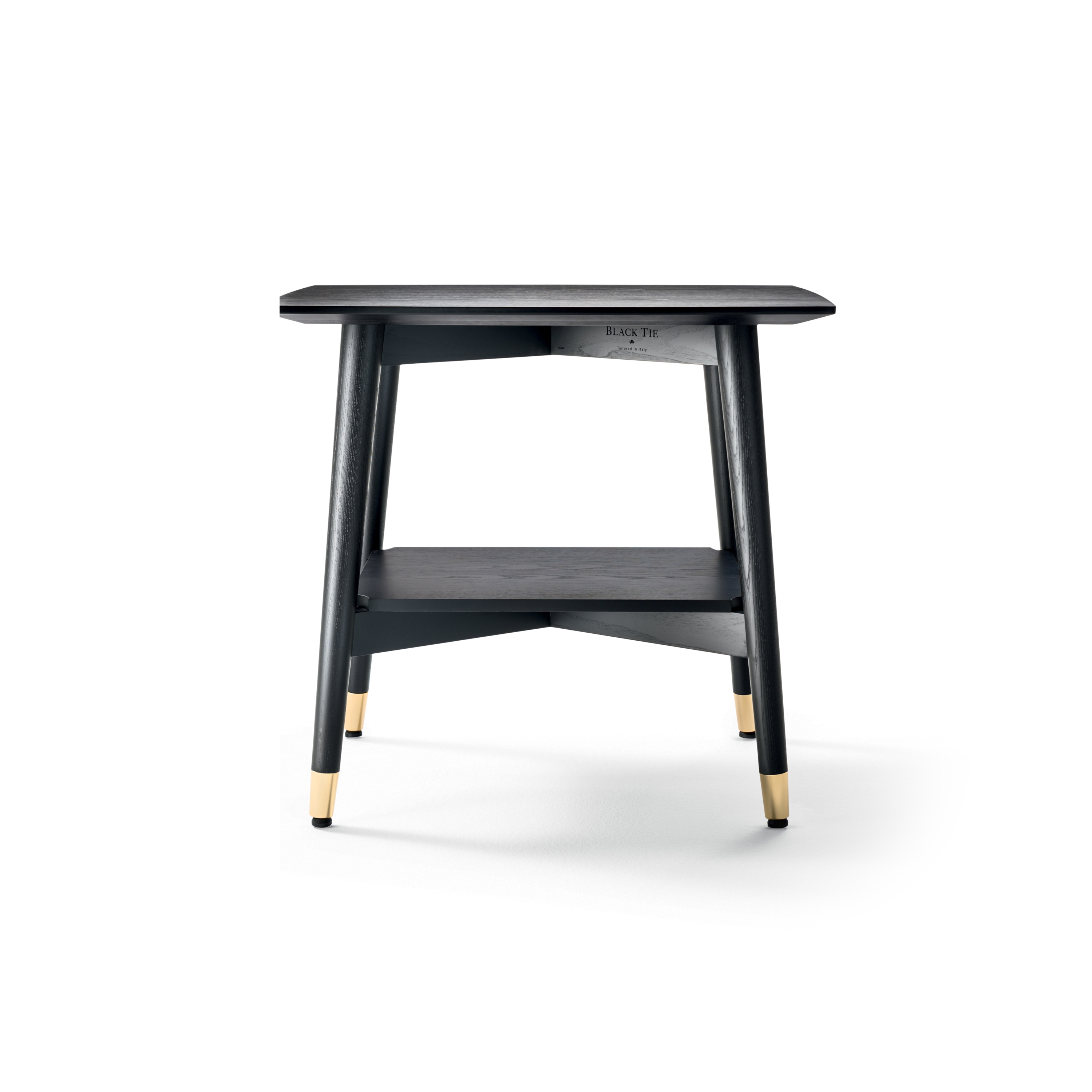 Mostra il prodotto Alfio night table del produttore black tie