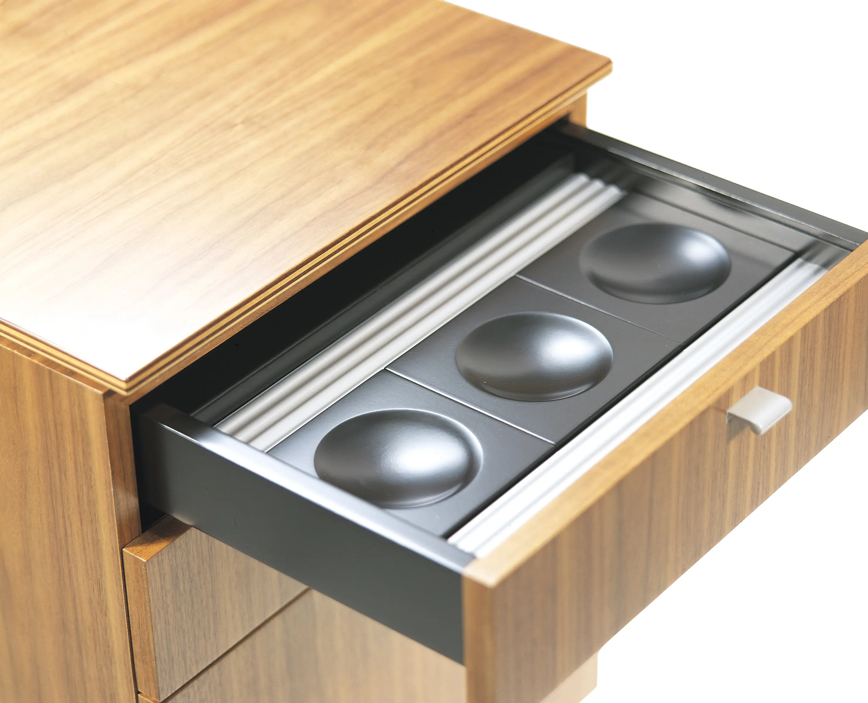 Schiavello International Pty Ltd - Alto Table