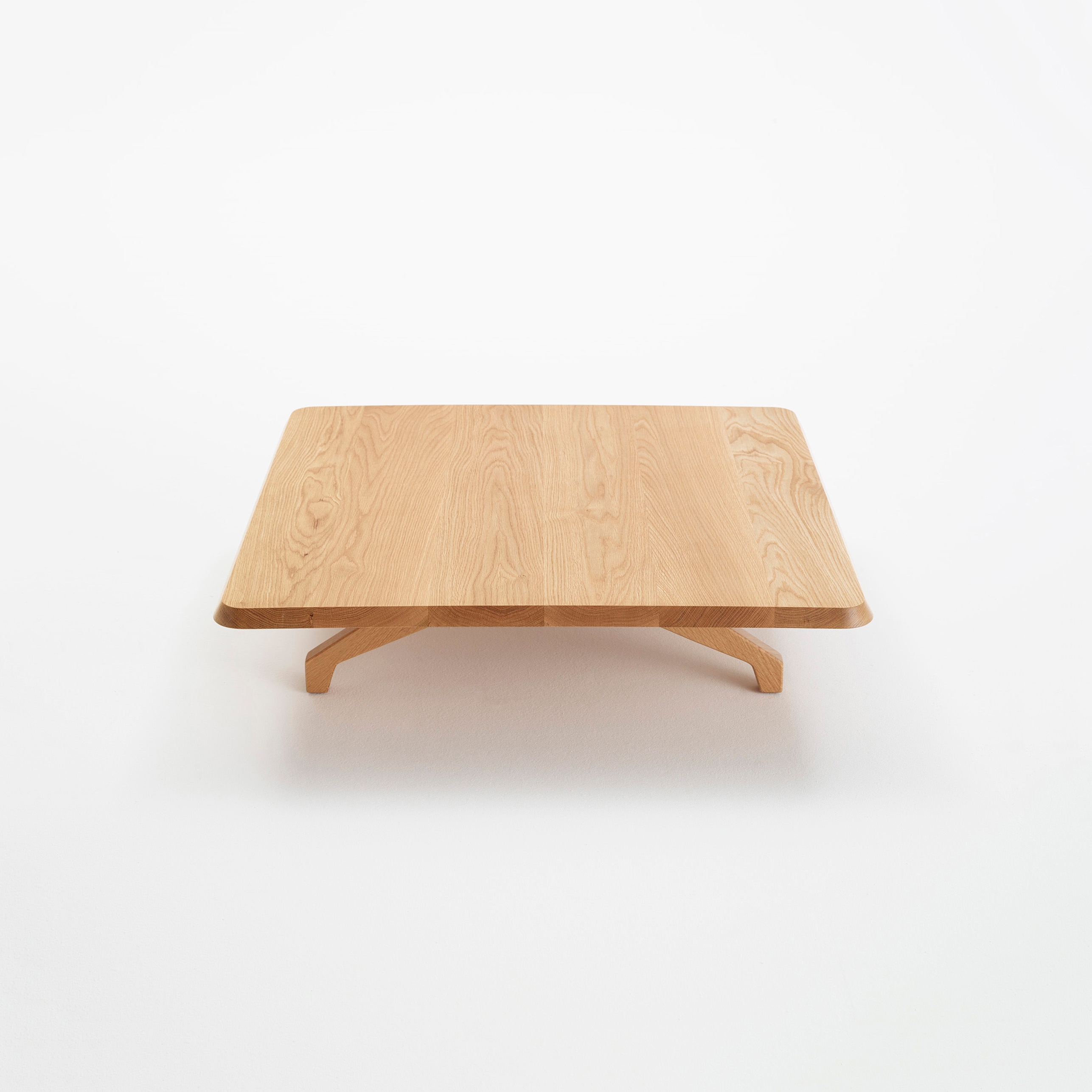 Produkt Bomba Square Table des Herstellers Schiavello International Pty Ltd anzeigen
