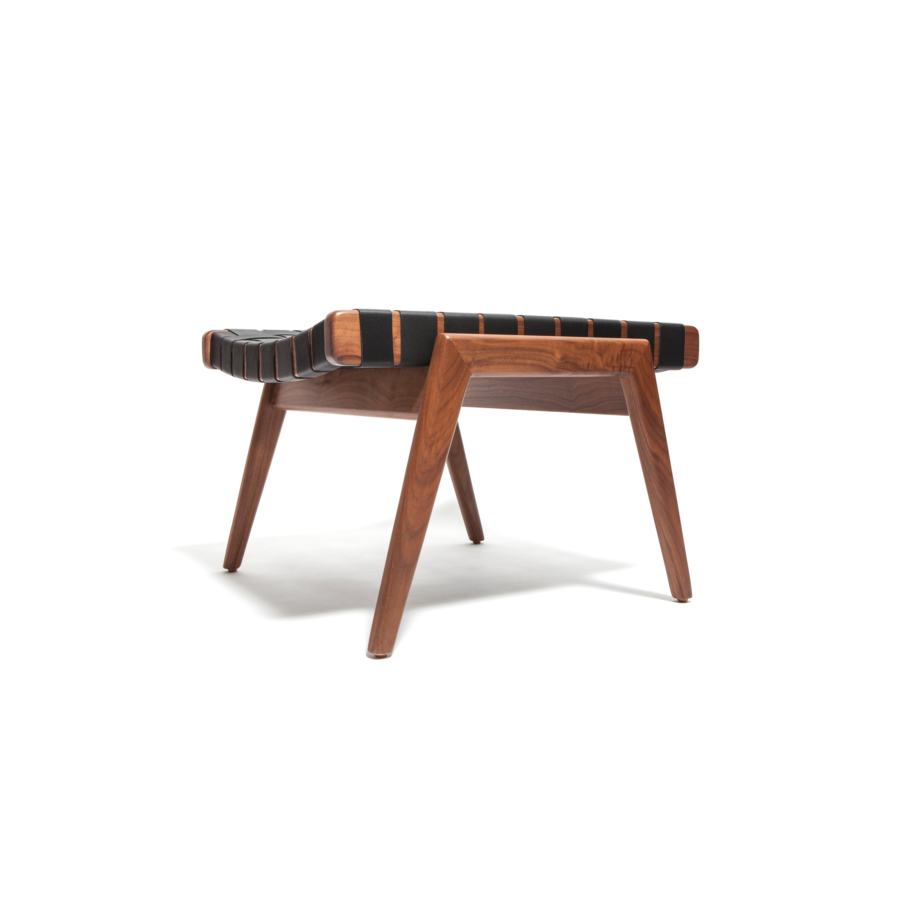 Produkt Woven Leather Ottoman des Herstellers Smilow Design anzeigen
