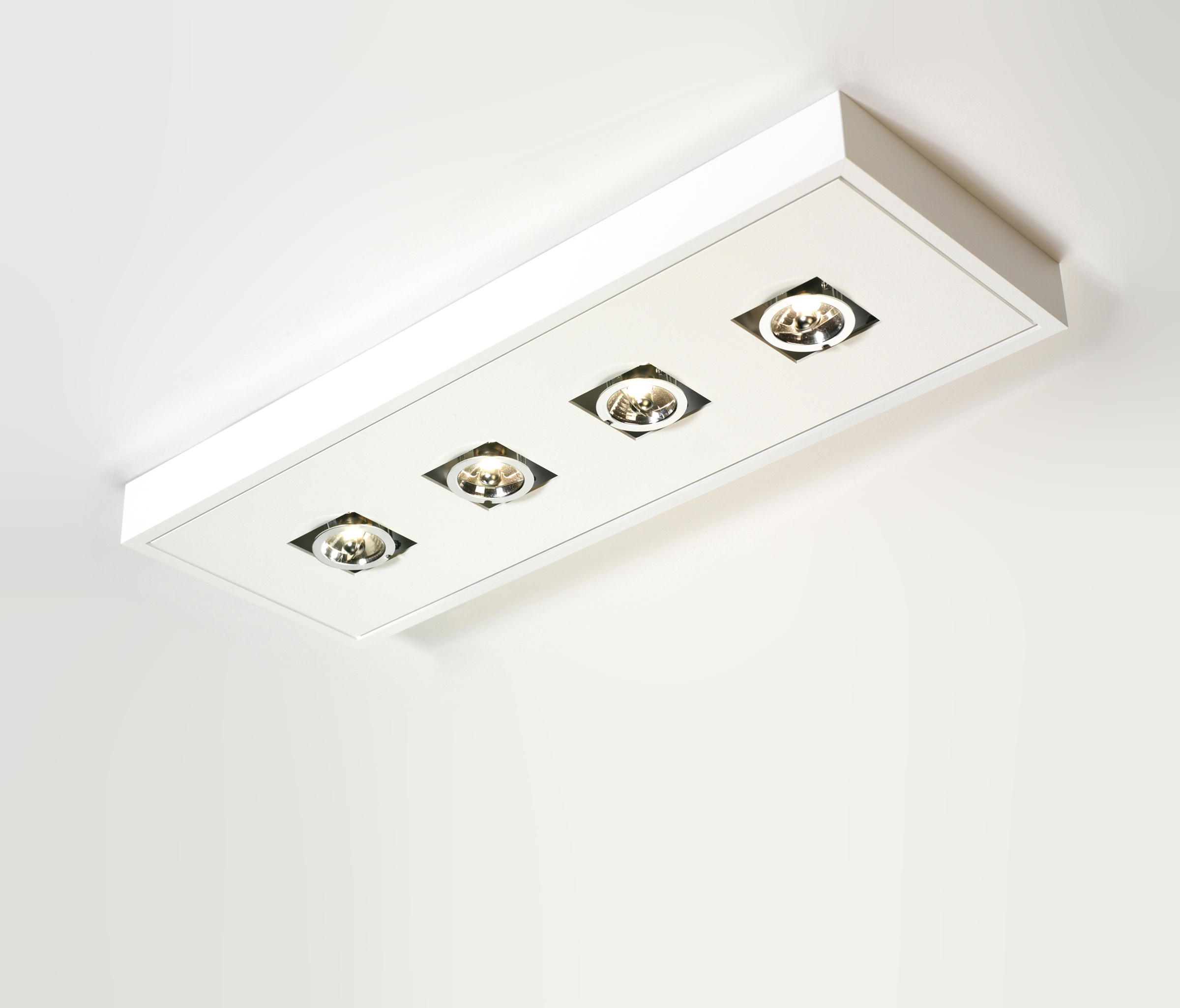 Display product WHITE-LINE QUADRA LINE AR48 from manufacturer PVD Concept