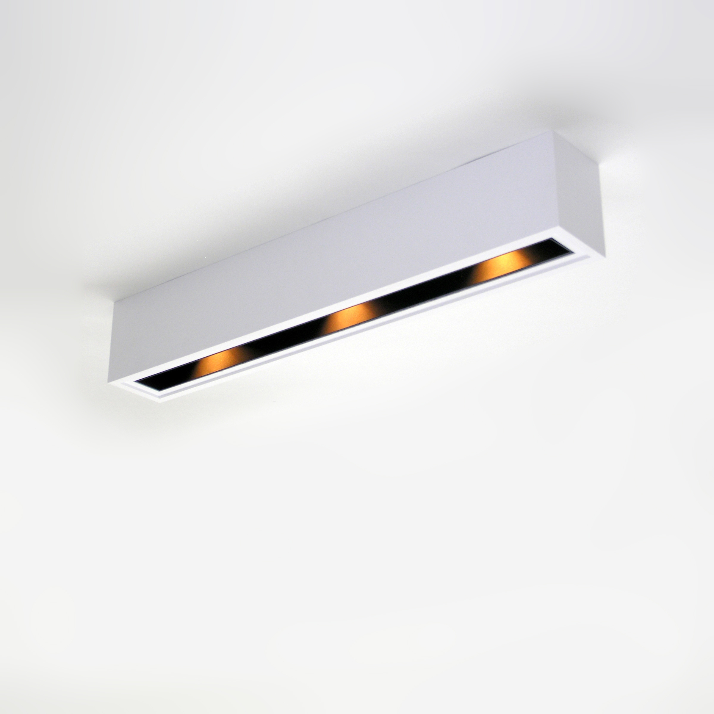 Afficher le produit WHITE LINE NIS du fabricant PVD Concept