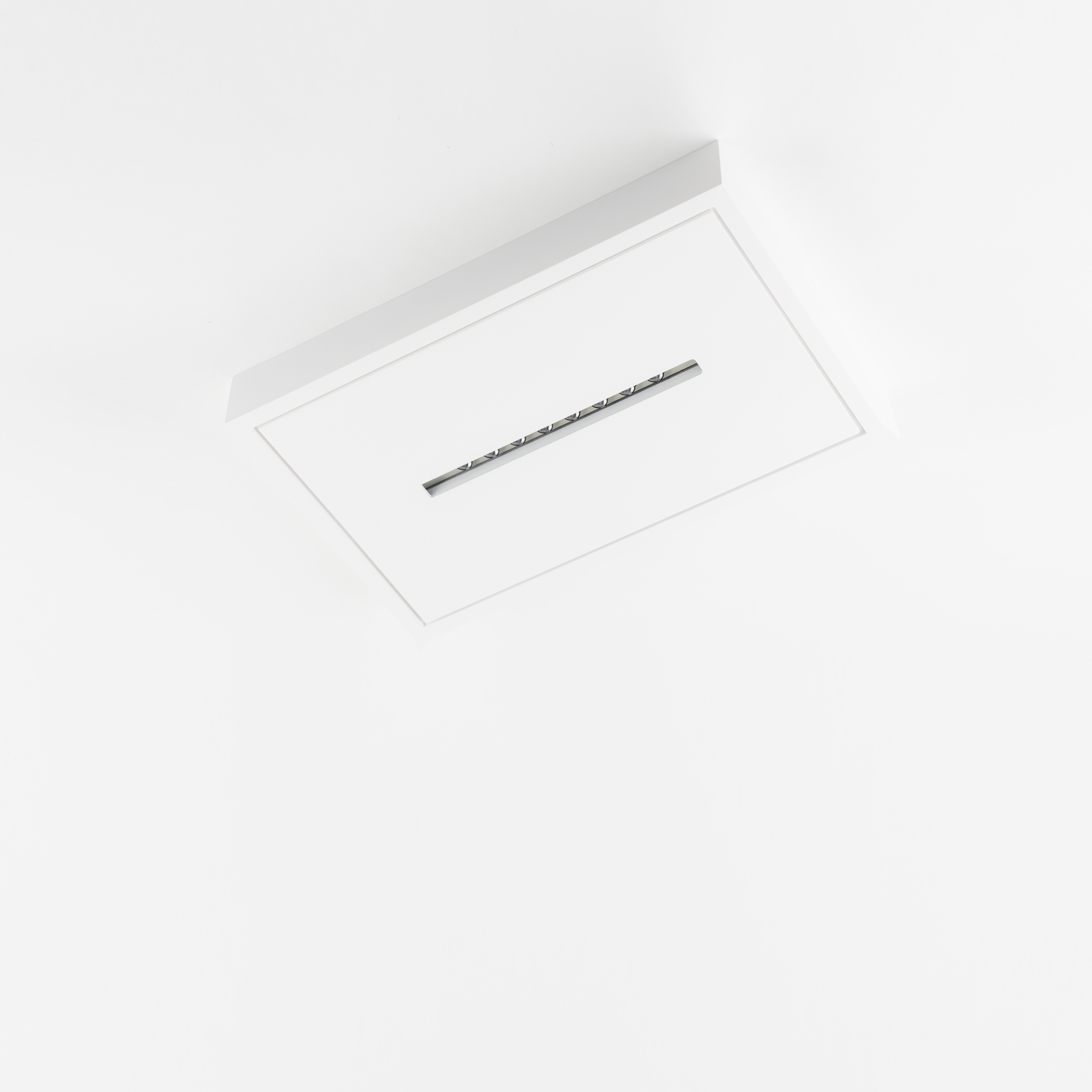 Afficher le produit WHITE LINE SLOT DOWN du fabricant PVD Concept