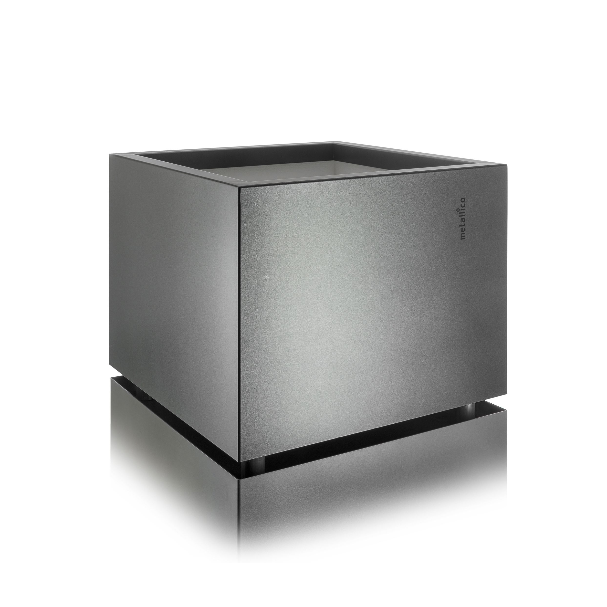 Display product Leon from manufacturer Metallico