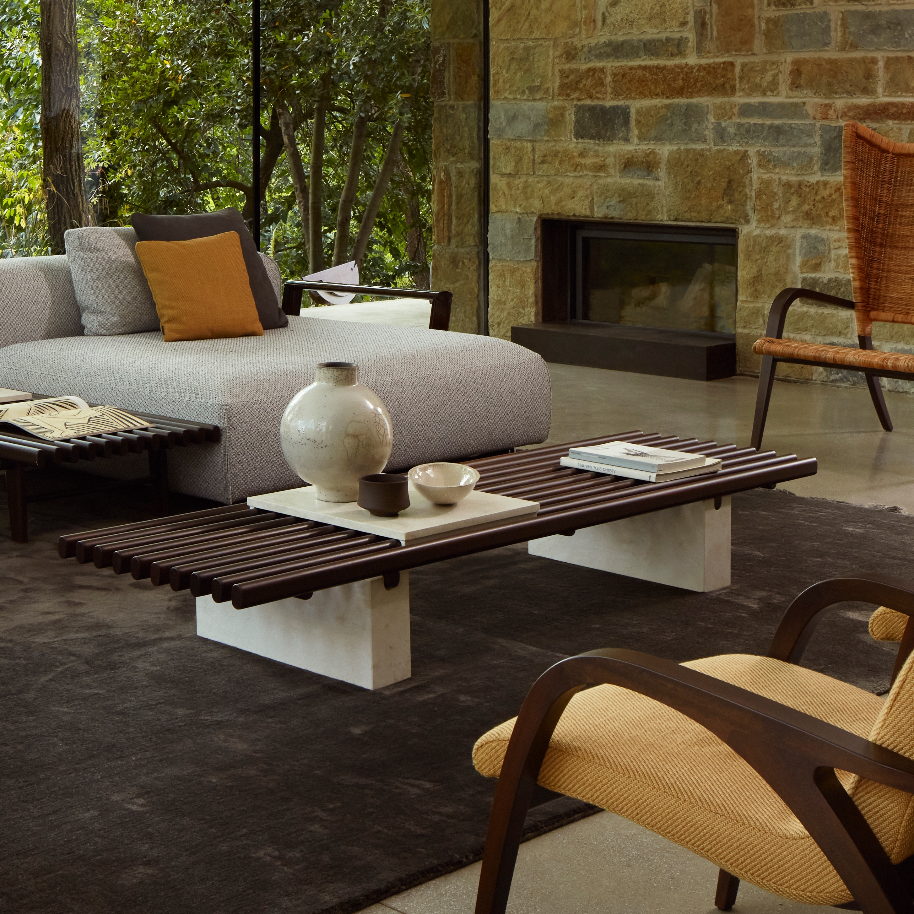 COFFEE TABLES AND POUFS