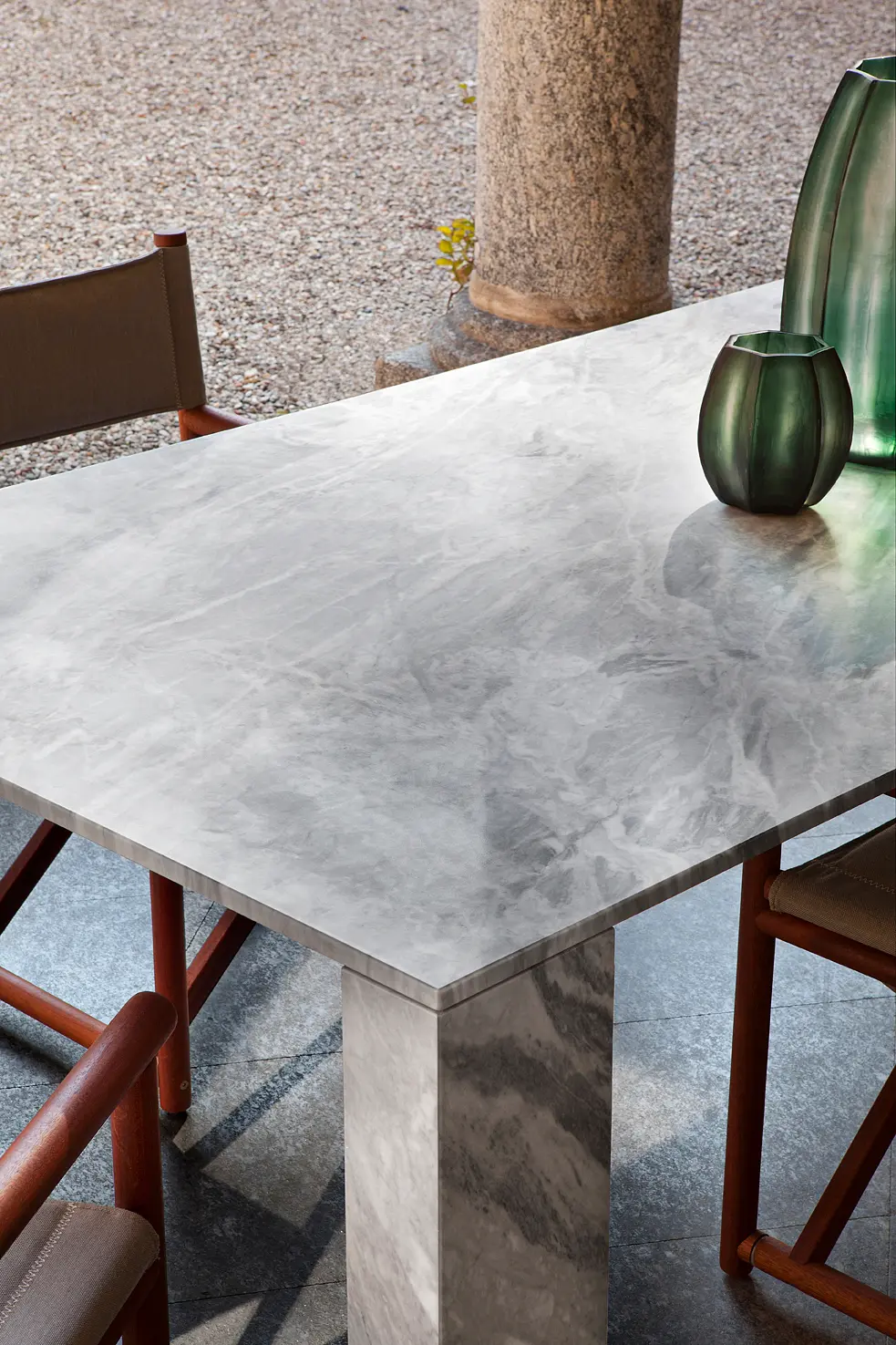 Exteta - Stone Table