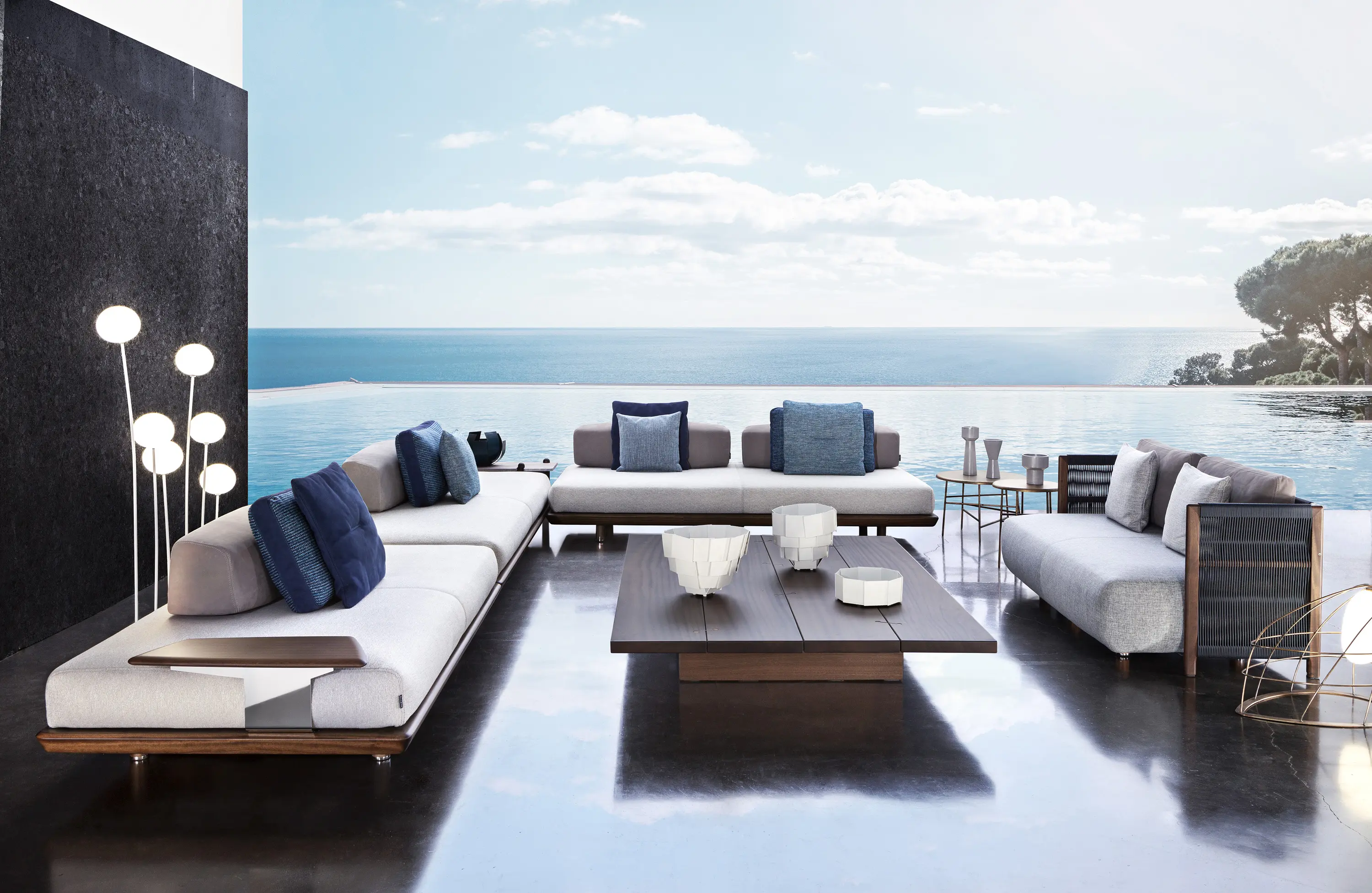 Exteta - 10th Joint Rectangular Coffee Table