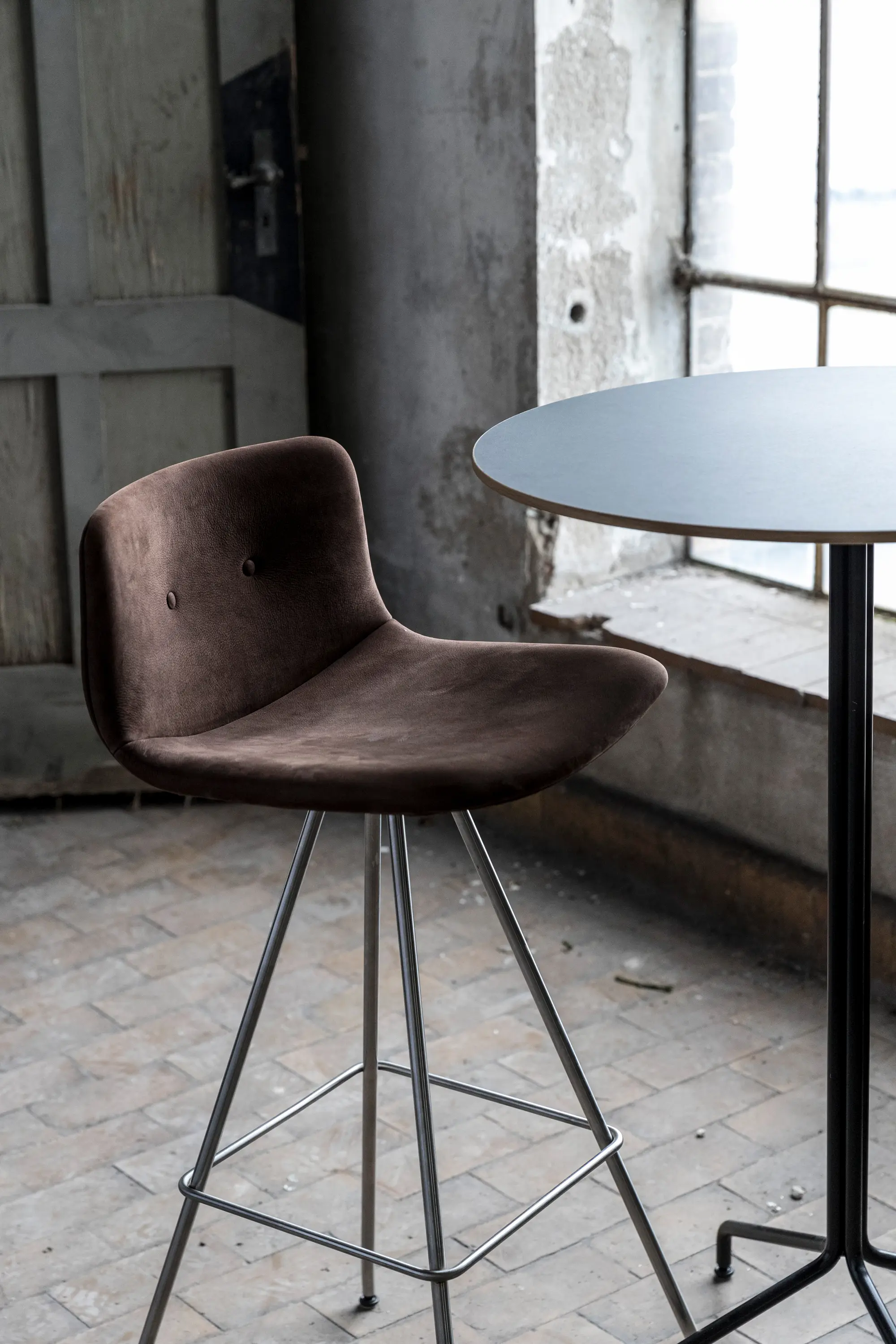 Bent Hansen - Primum Bar Stool Low black base