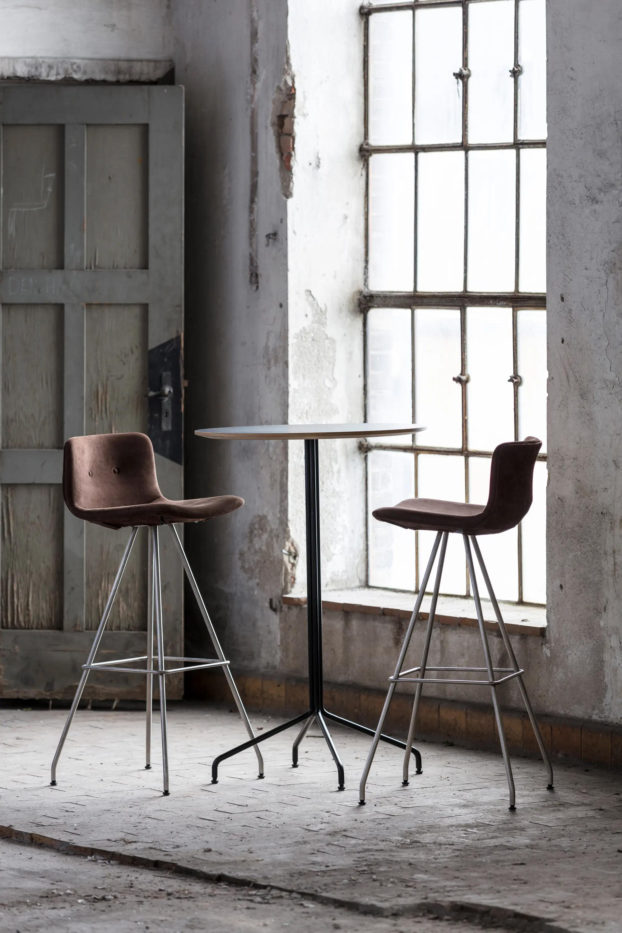 Bent Hansen - Primum Bar Stool Low black base