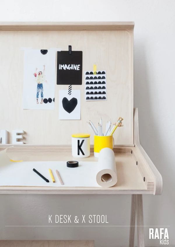 Voorskoubeeld vir die lêer K Desk & X Stool