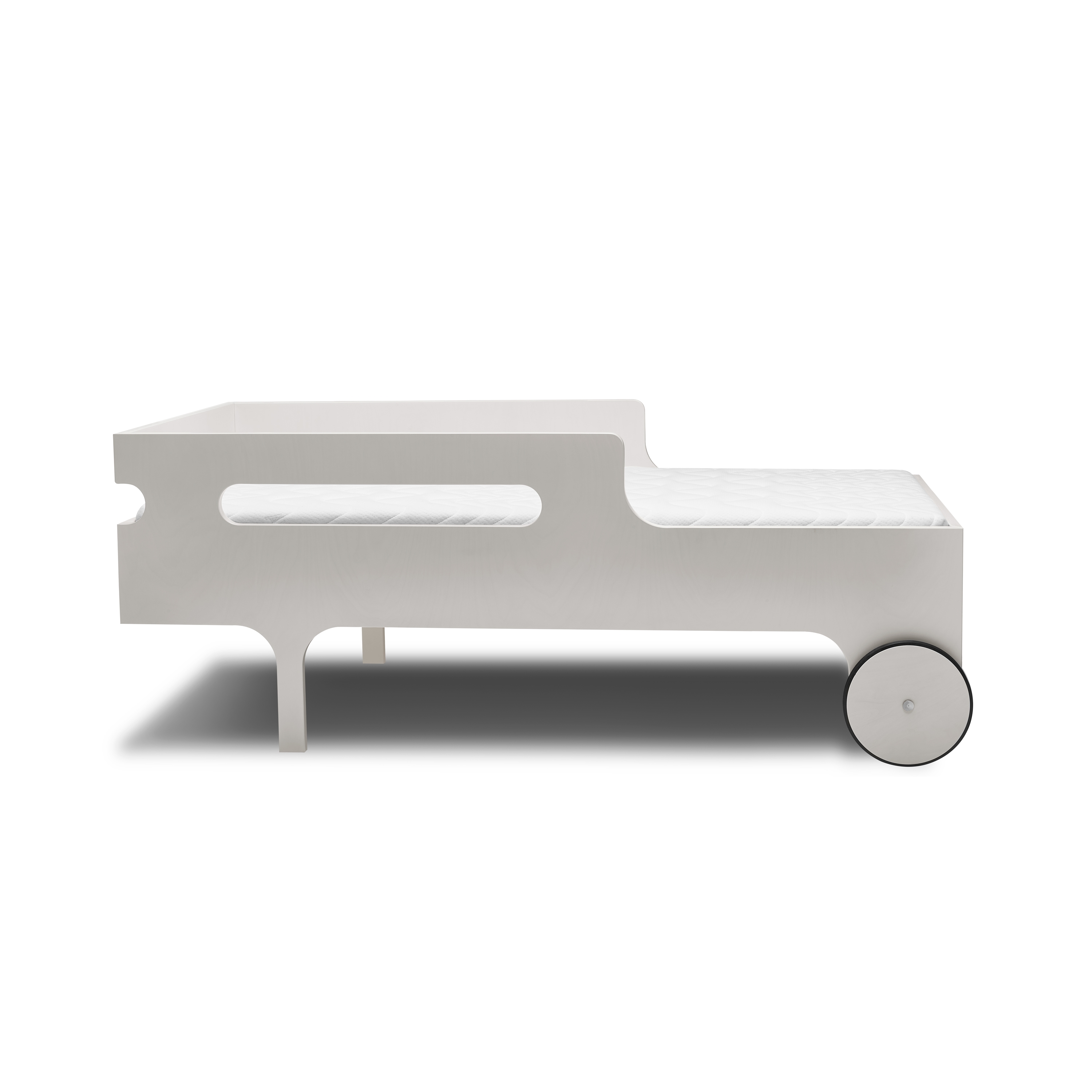 R toddler bed - whitewash