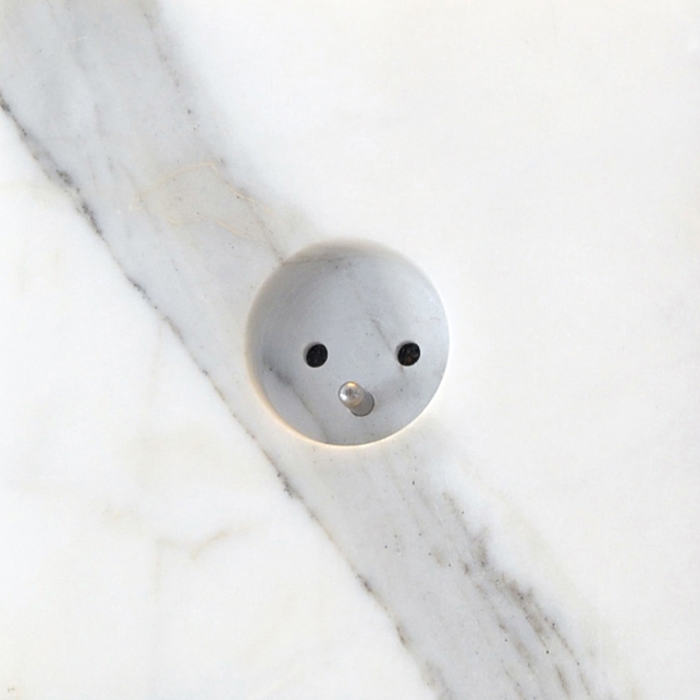 Mostra il prodotto Lapris Plug Socket del produttore Van den Weghe