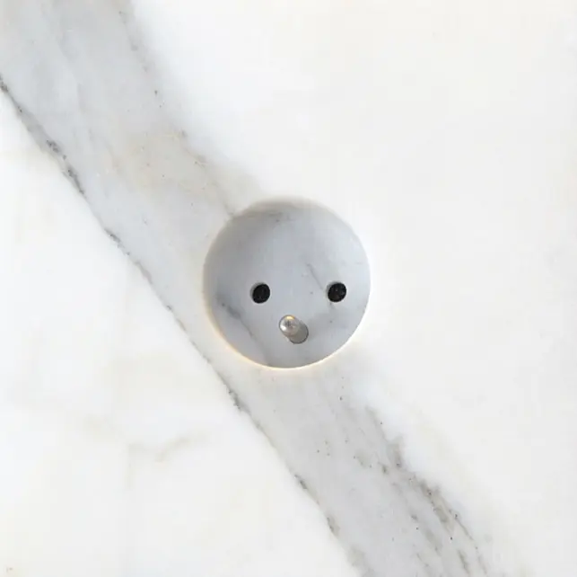 Van den Weghe - Lapris Plug Socket