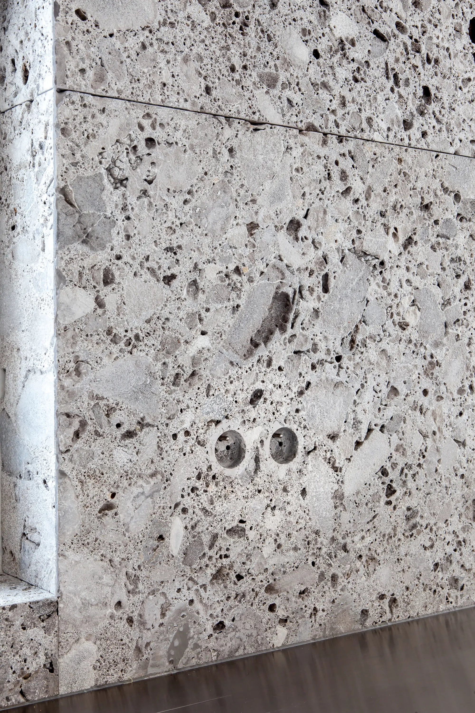 Van den Weghe - Lapris Plug Socket