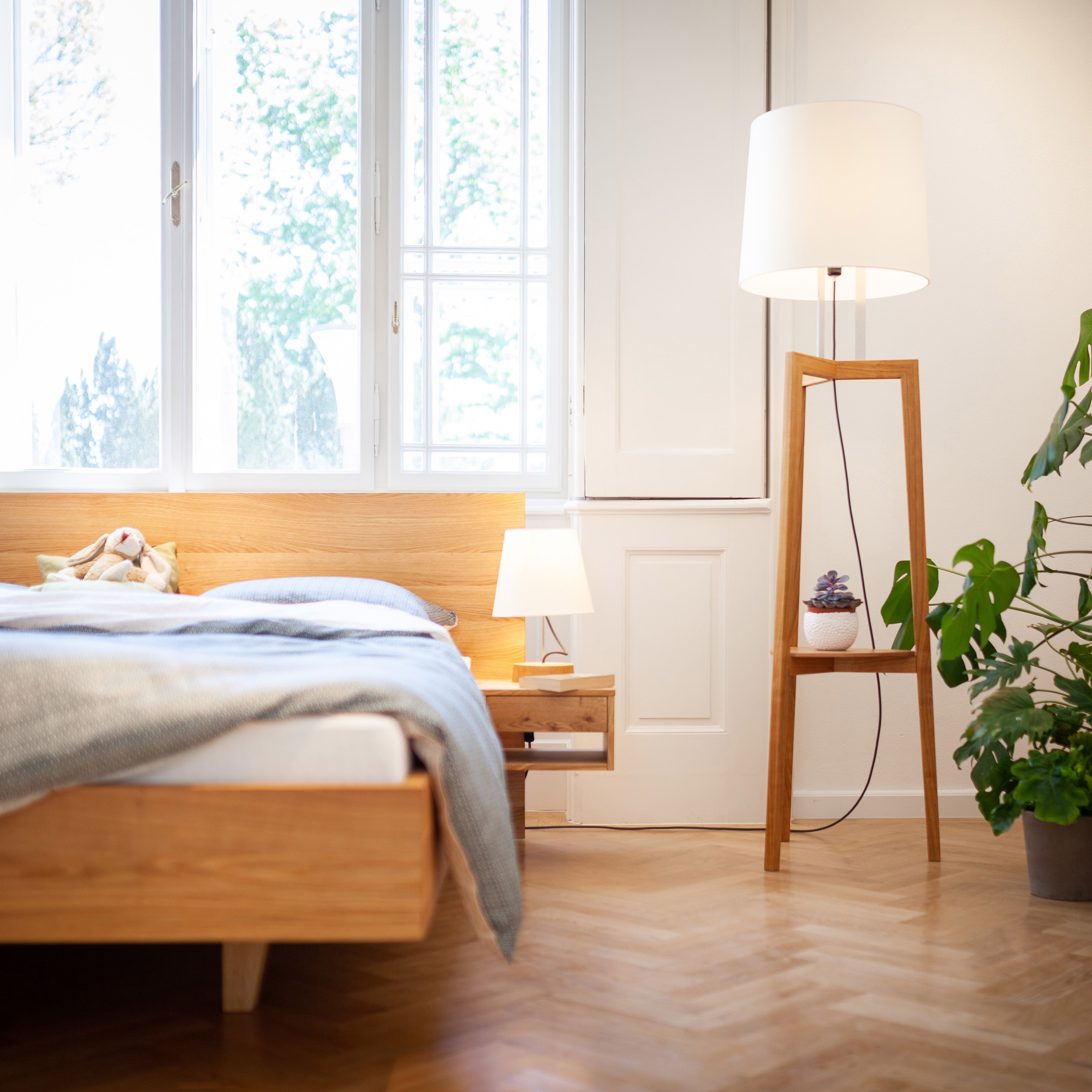 BEDS / BEDROOM