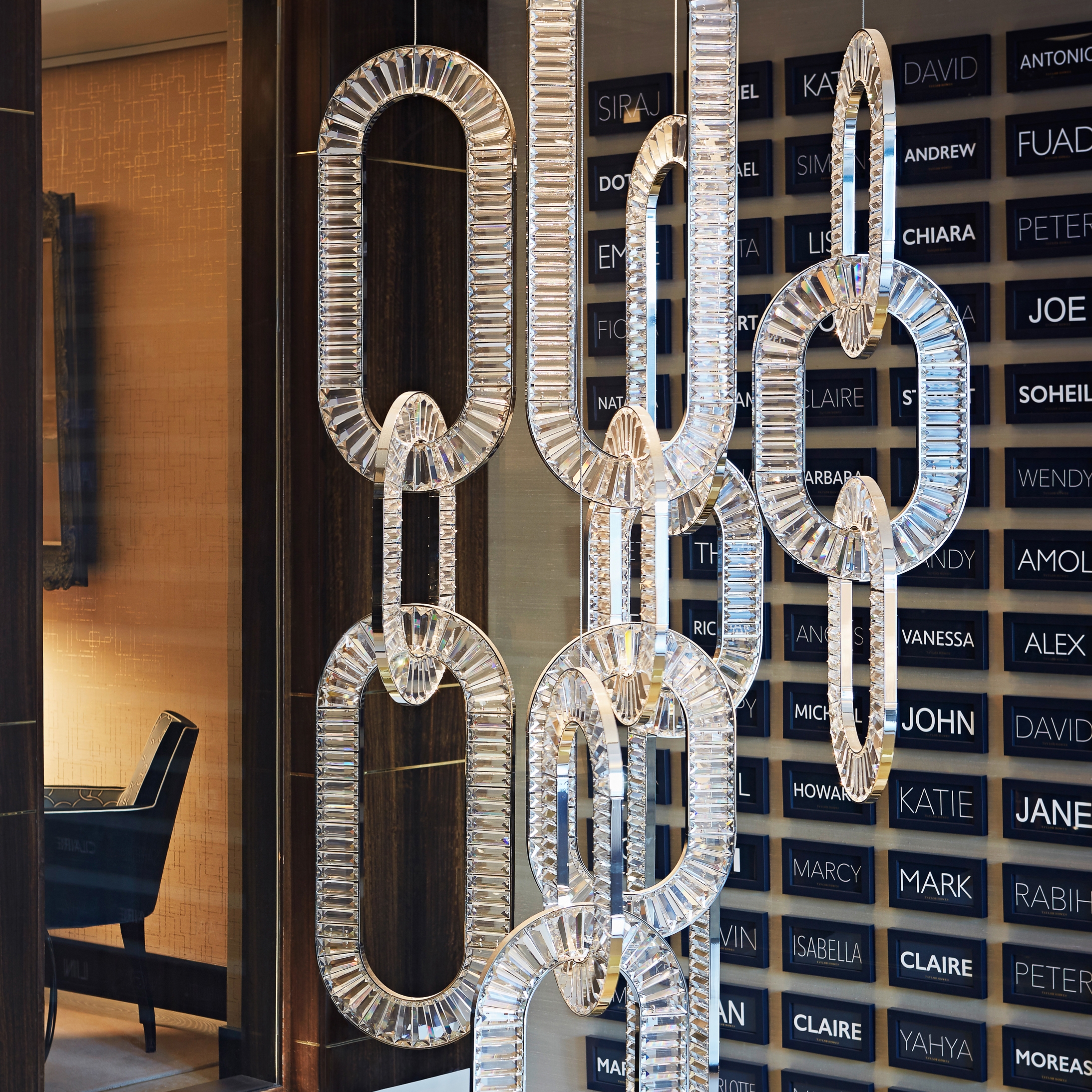 Mostra il prodotto Jewel 4 Bespoke Staircase del produttore Windfall