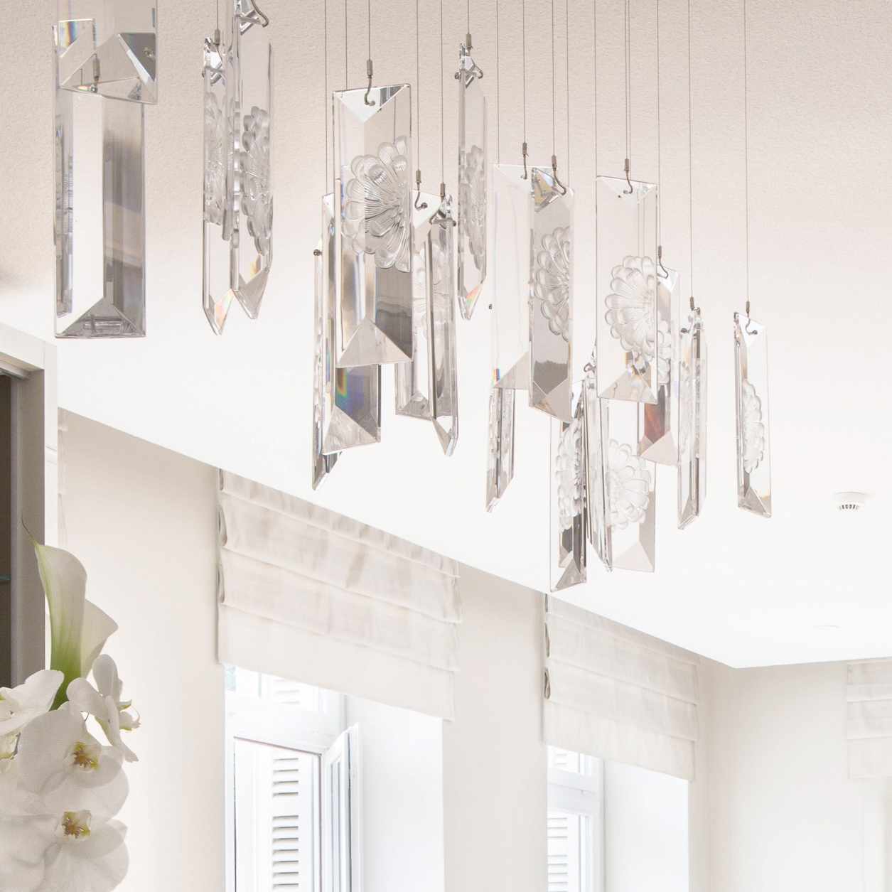 Display product Serene Single Prism Suspension from manufacturer Windfall