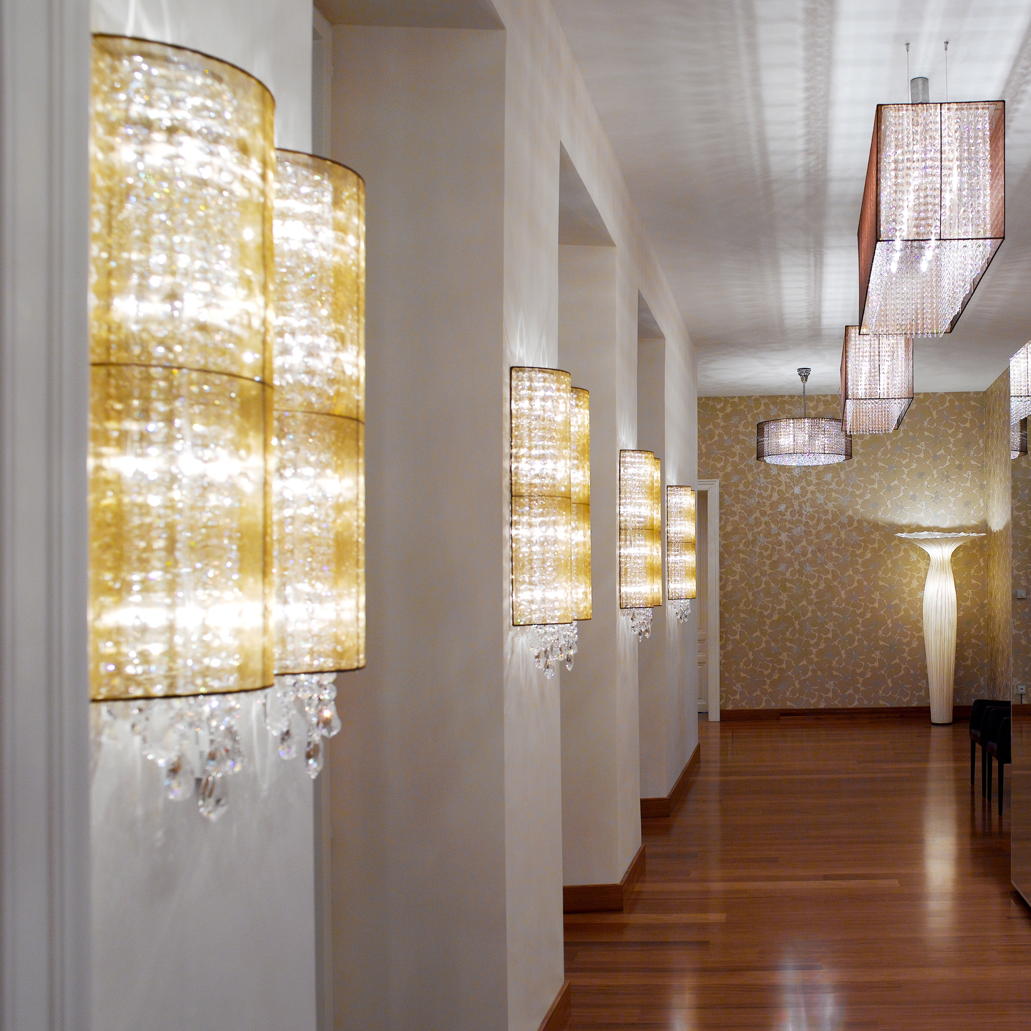 Mostra il prodotto Scarlett Wall Light 160x45x50+2 del produttore Windfall