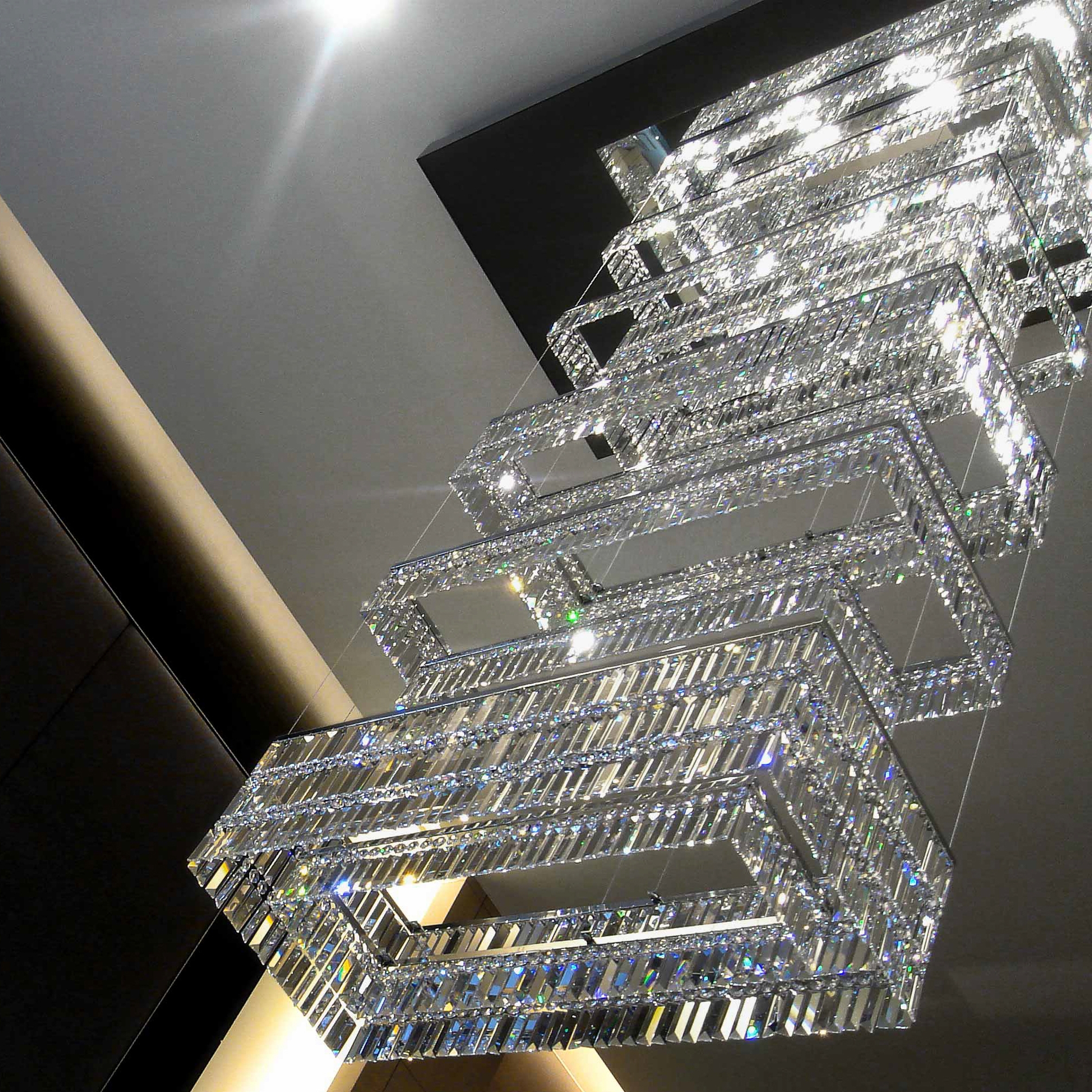 Mostra il prodotto Bespoke Chandelier "Montblanc" del produttore Windfall