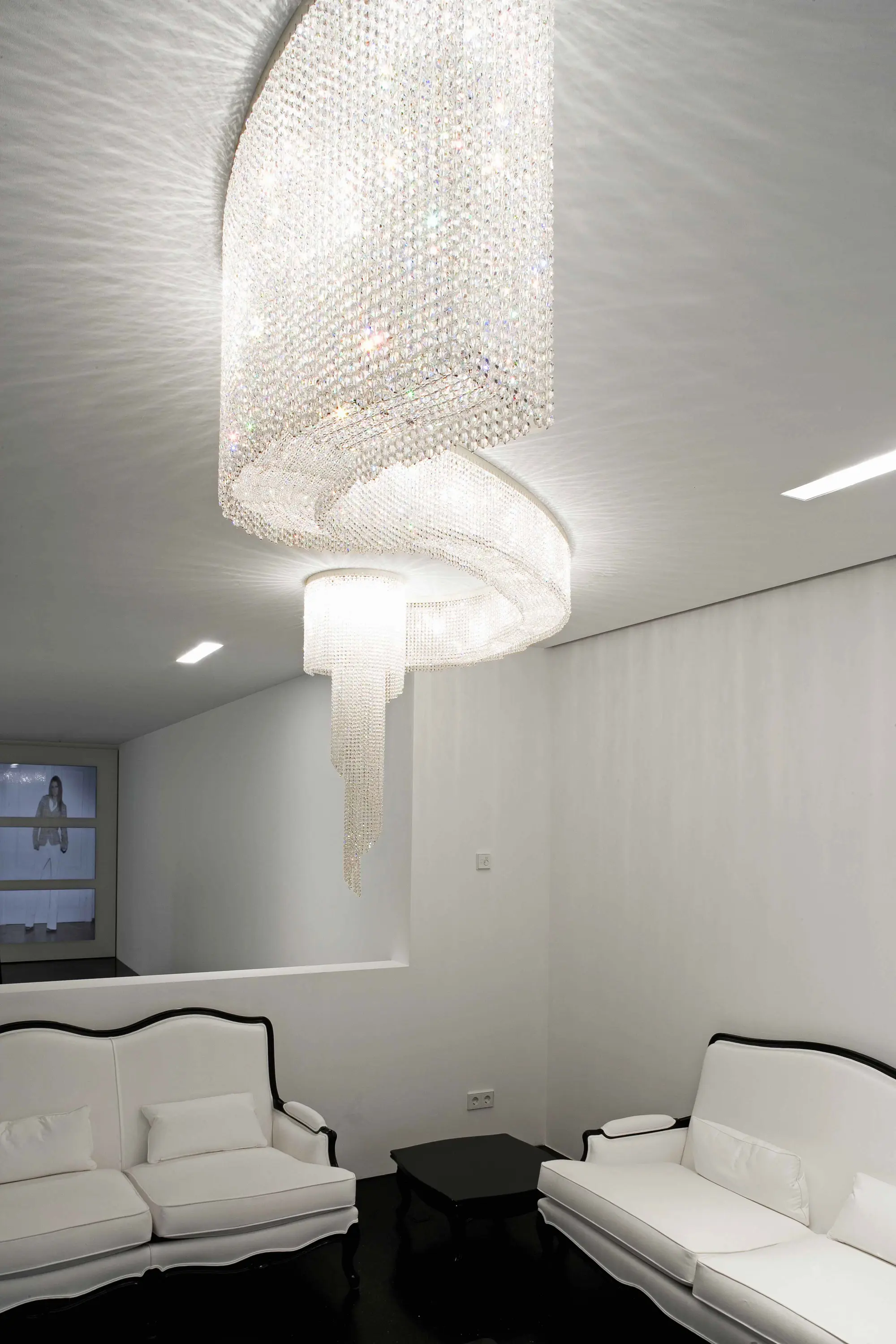 Windfall - Bespoke Chandelier "Loop"