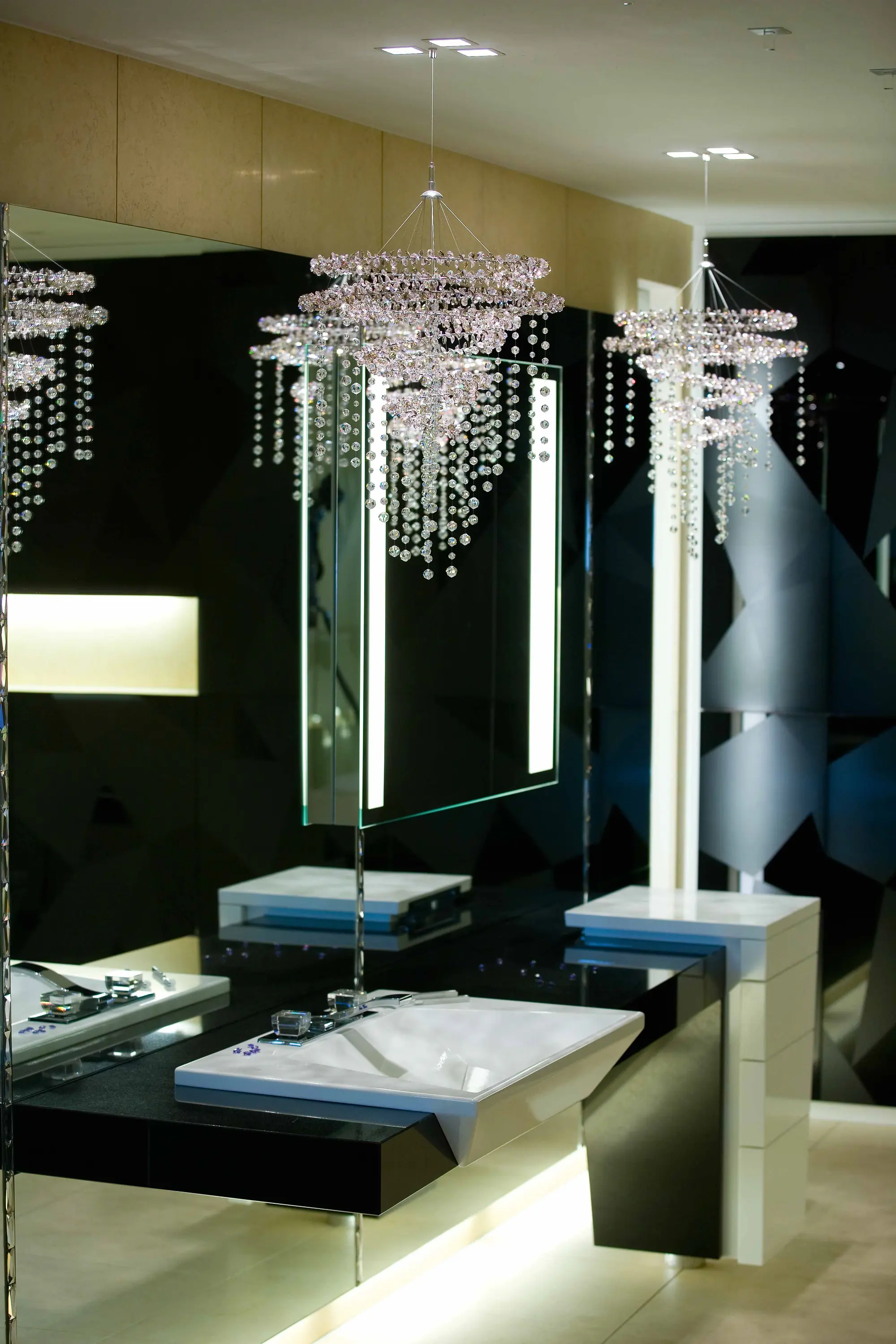 Windfall - Bespoke Chandelier "Whirl"