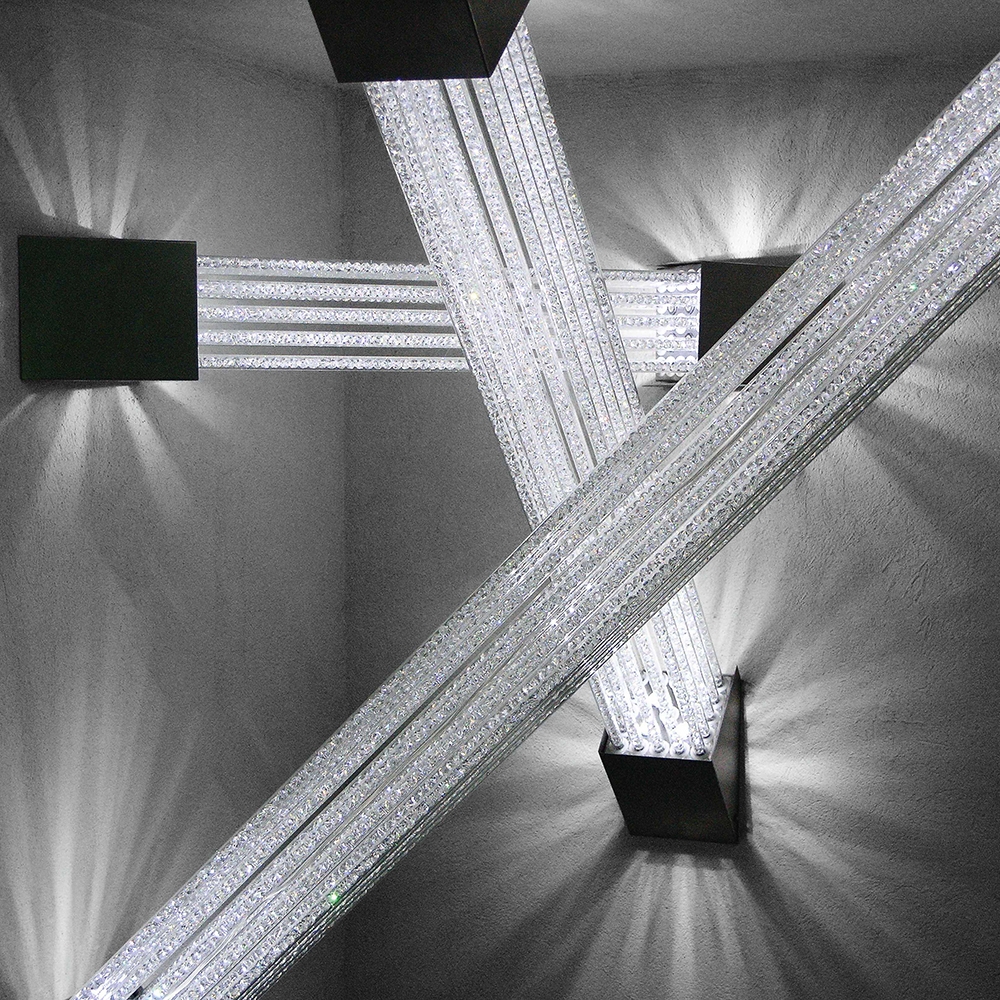 Display product Bespoke Chandelier "Shortcut" from manufacturer Windfall