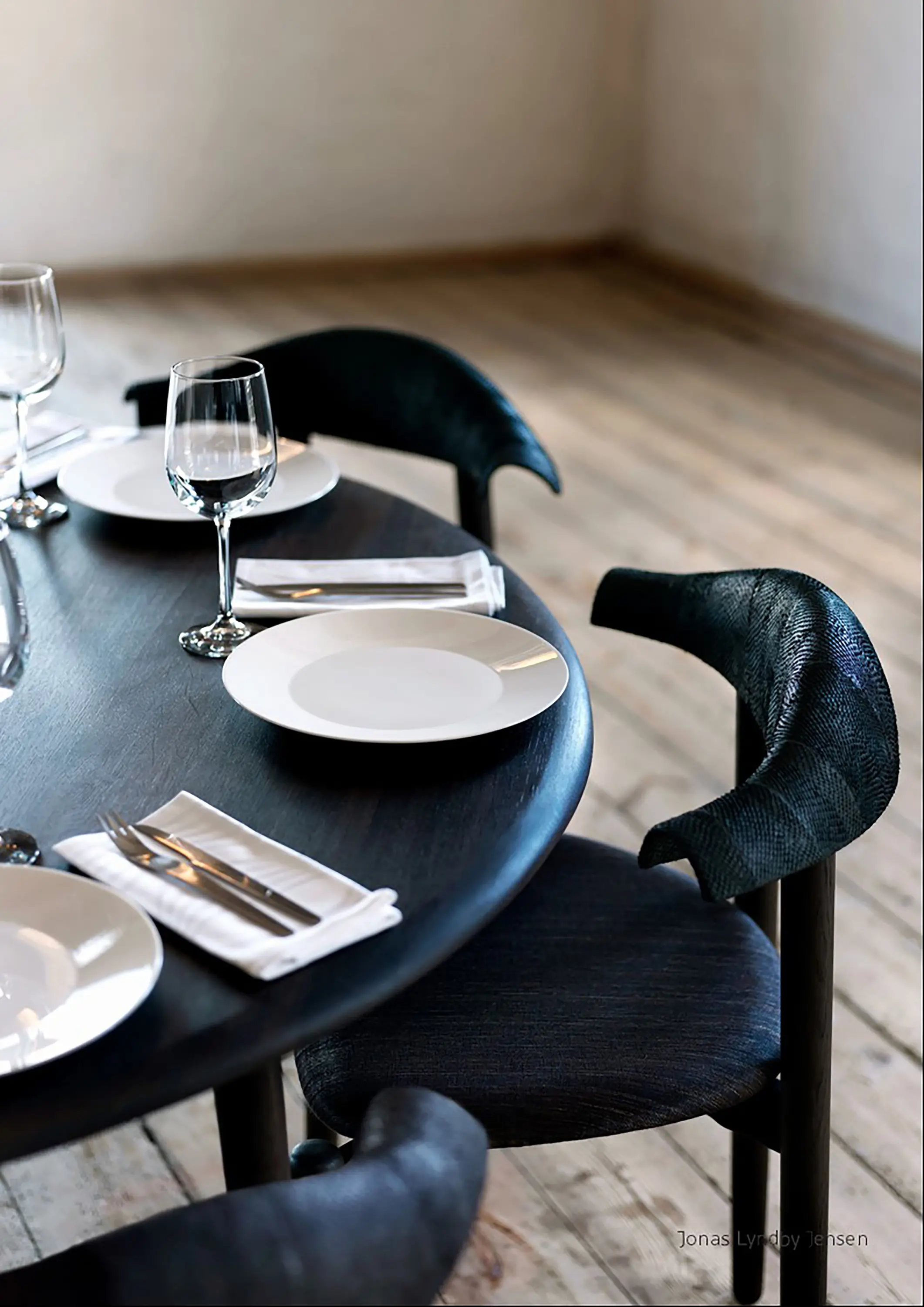 Wiinberg - Riverstone | dining table walnut