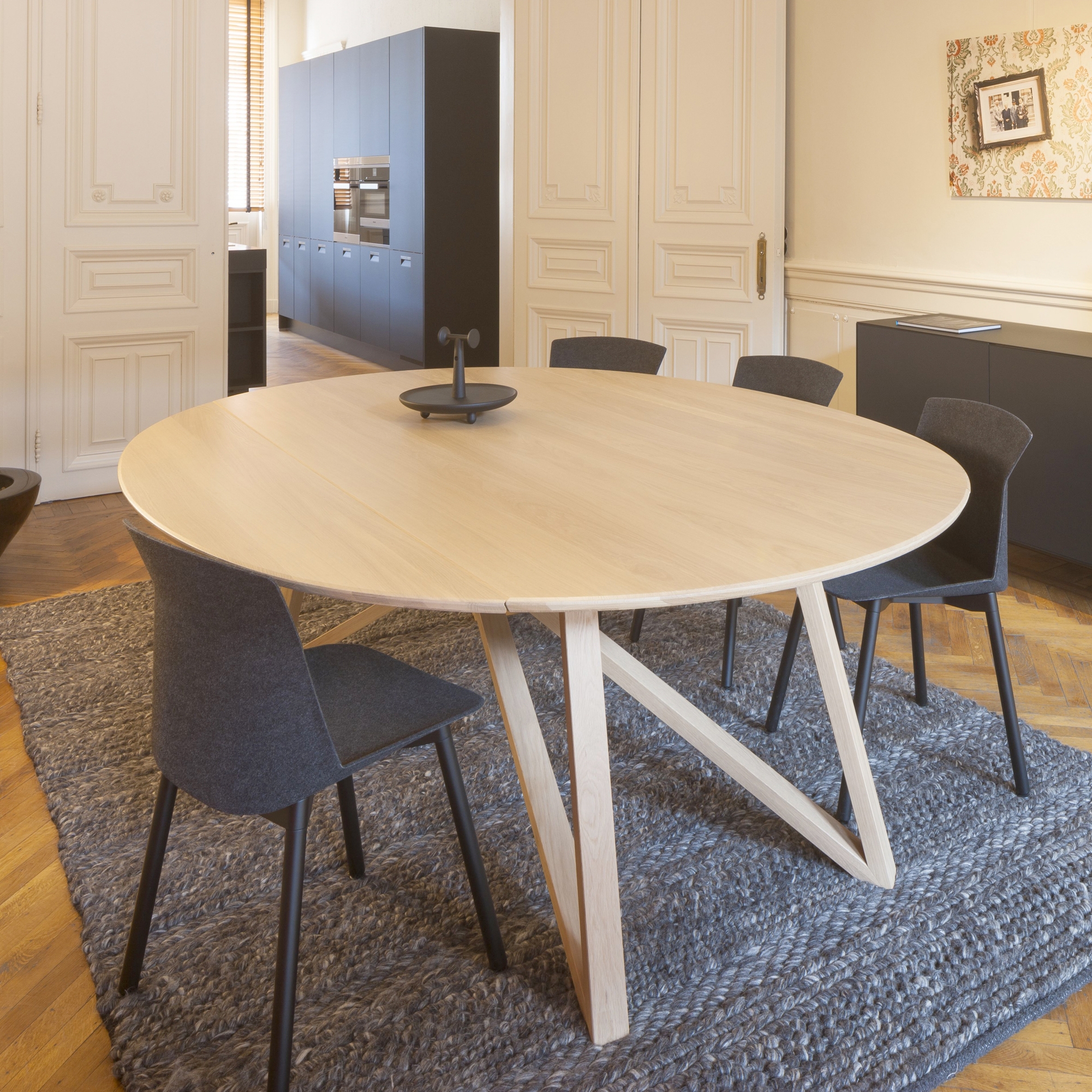 TABLES ÉTONNANTES