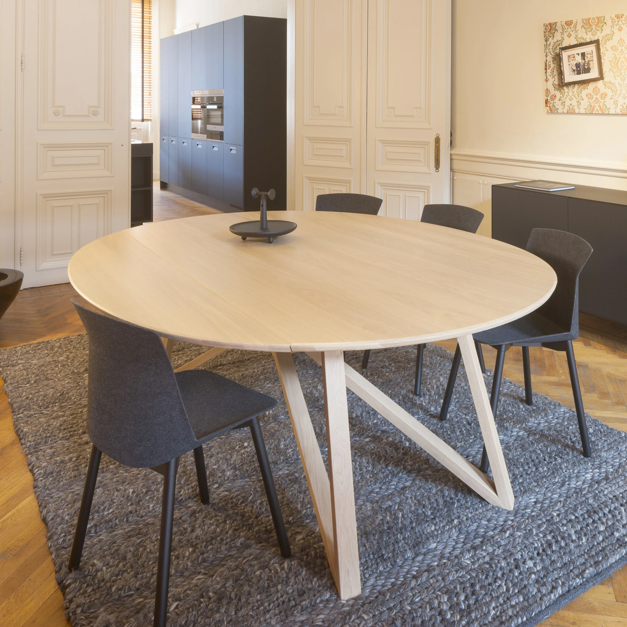 AMAZING TABLES