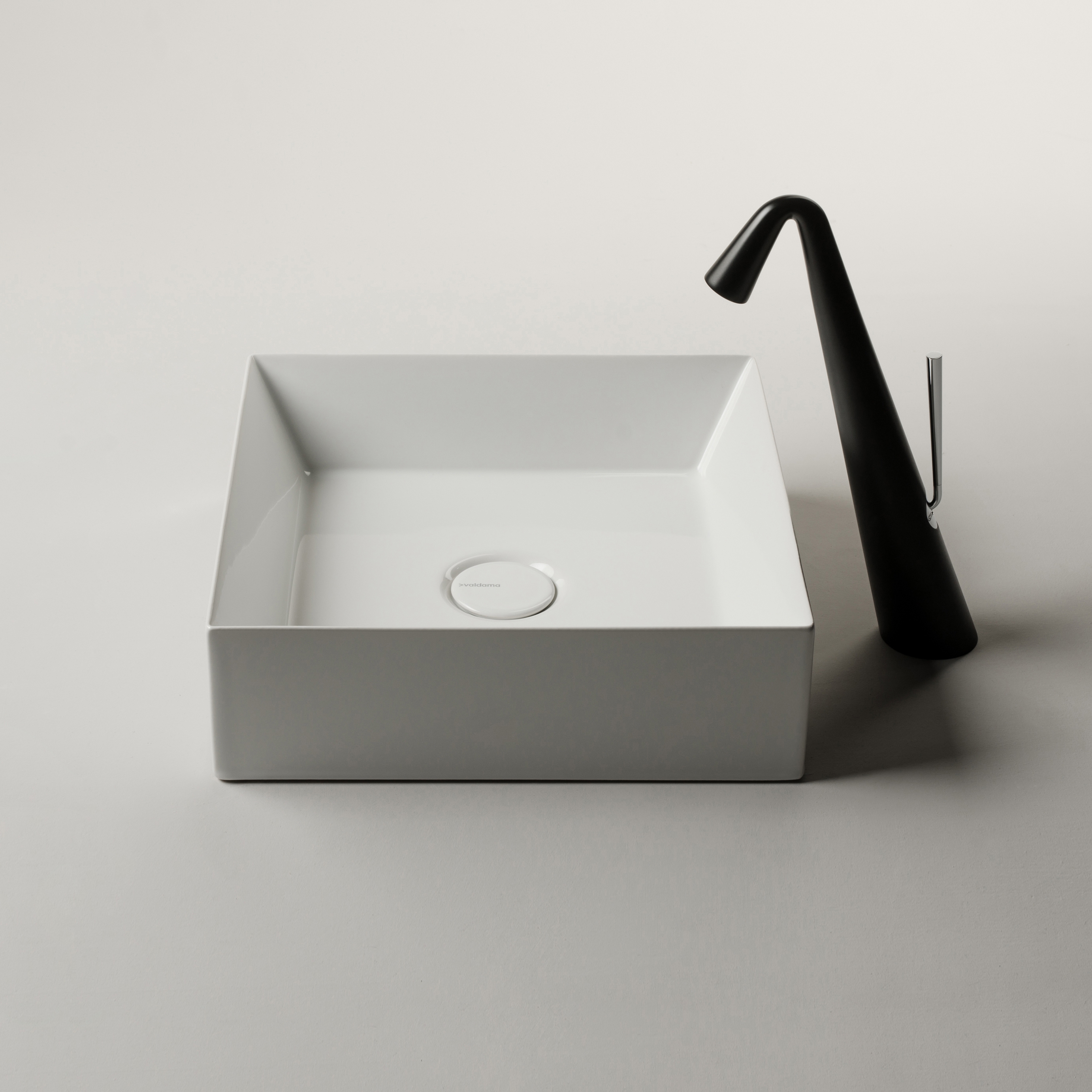Produkt Track Sink | 38 x 38 h12 des Herstellers Valdama anzeigen