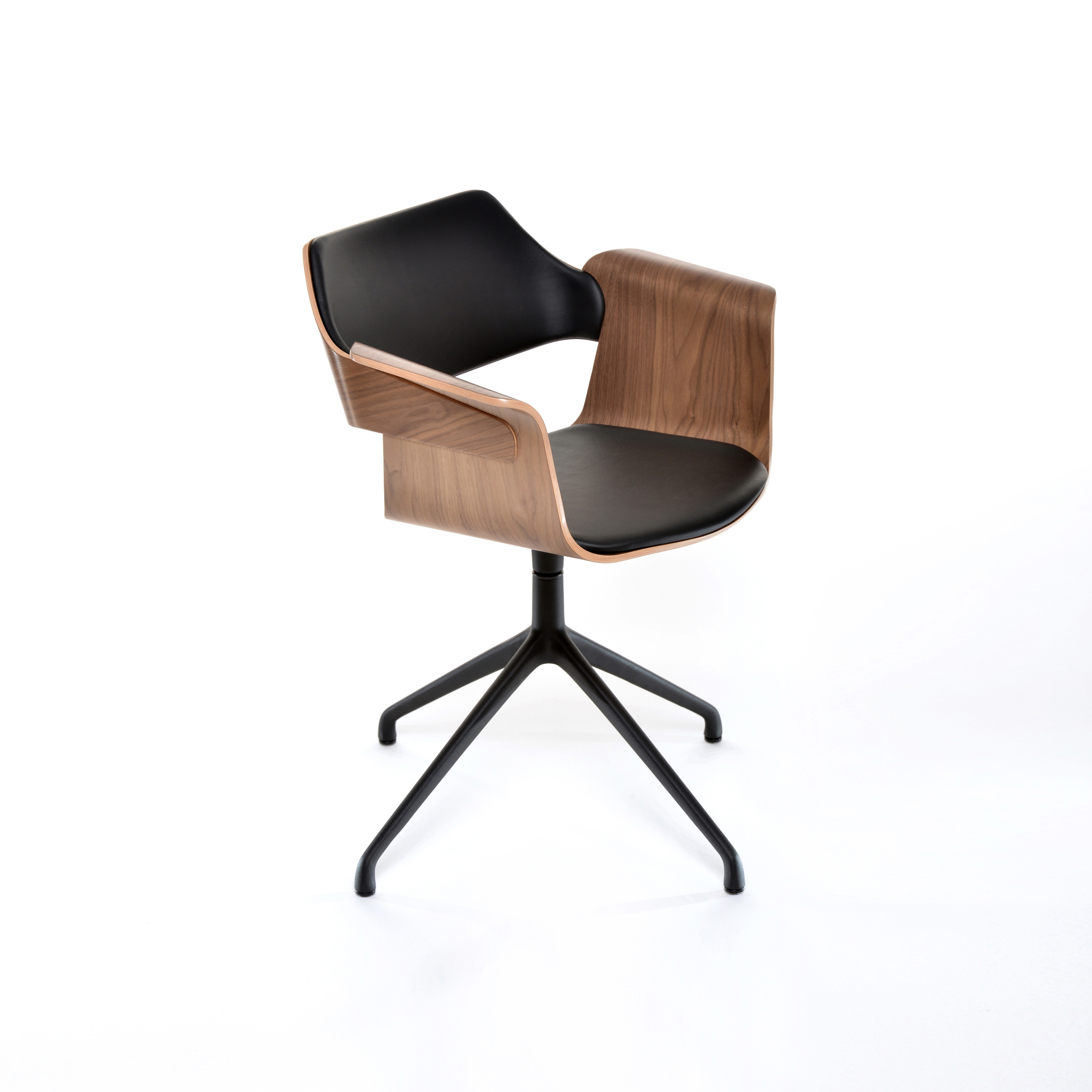 Produkt Flagship Swivel armchair des Herstellers PlyDesign anzeigen