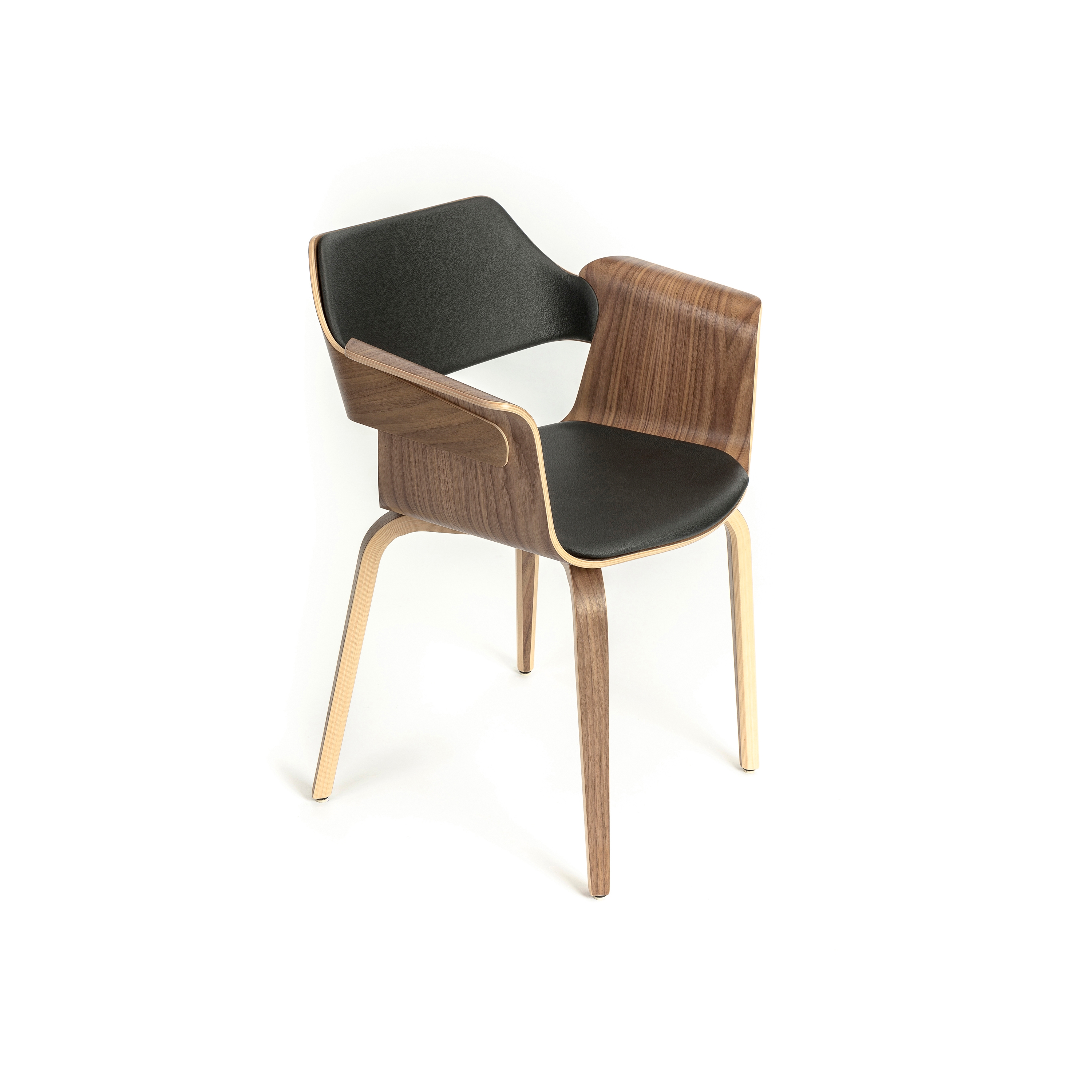 Mostra il prodotto Flagship Armchair del produttore PlyDesign