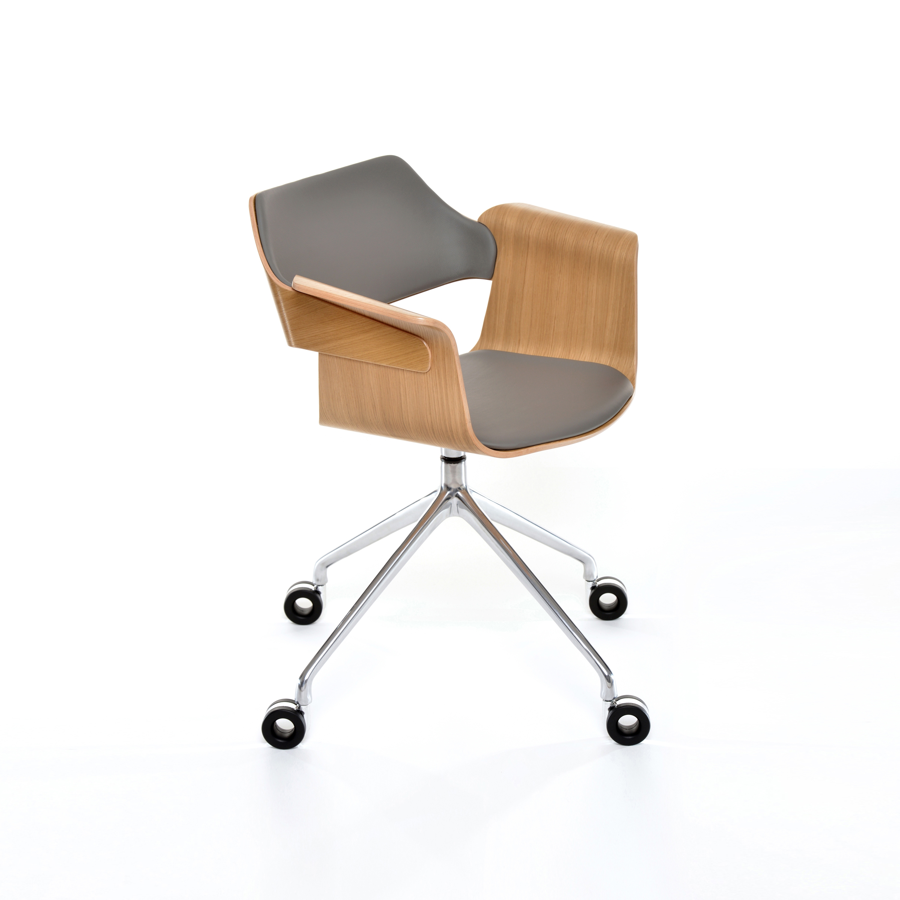 Flagship Armchair with swivel base and castors