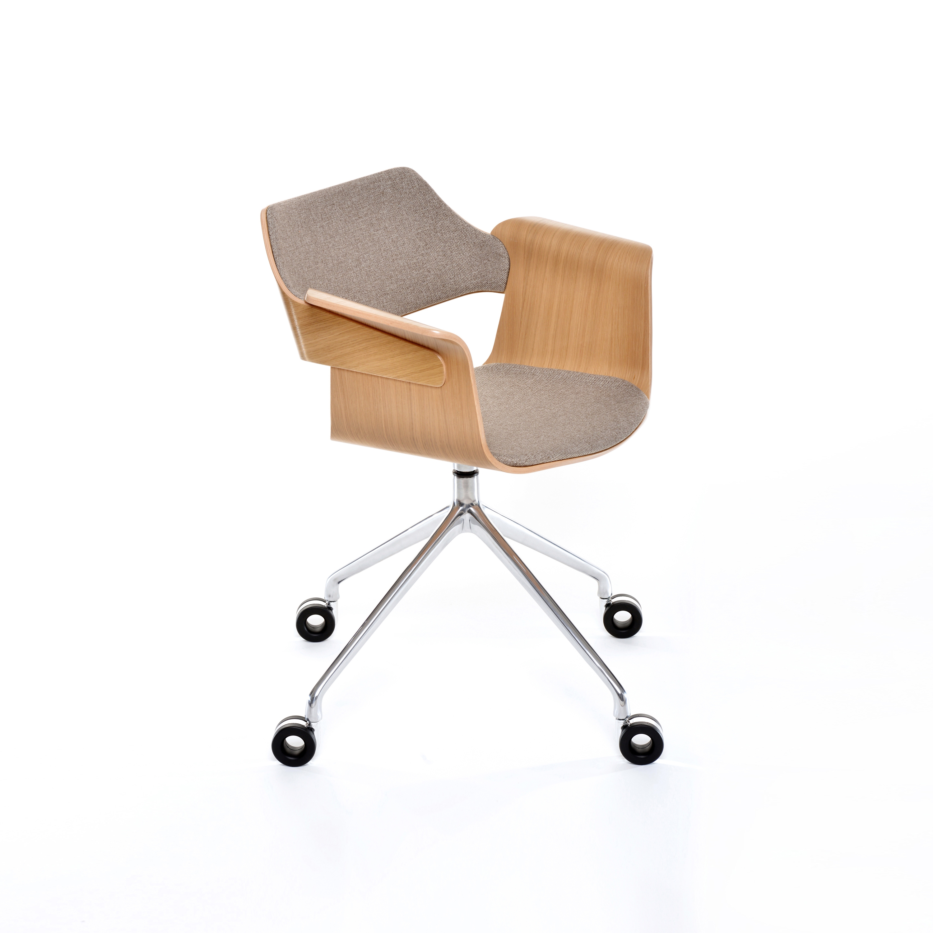 Flagship Armchair with swivel base and castors