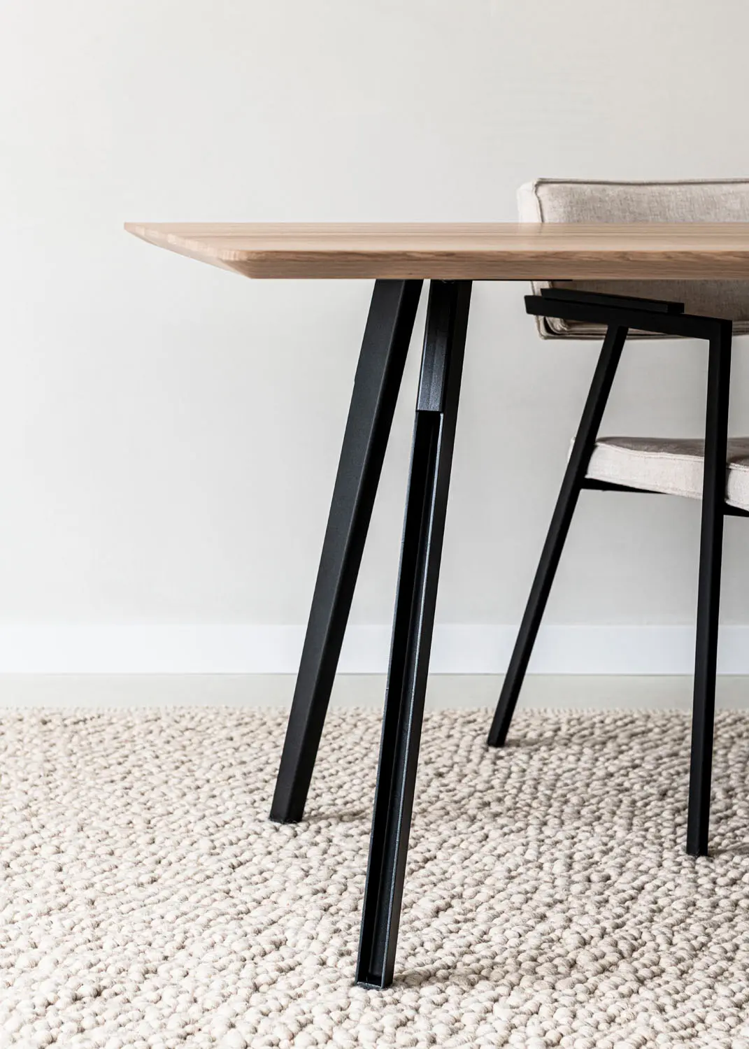 QLiv - On Top Dining Table, Rectangular