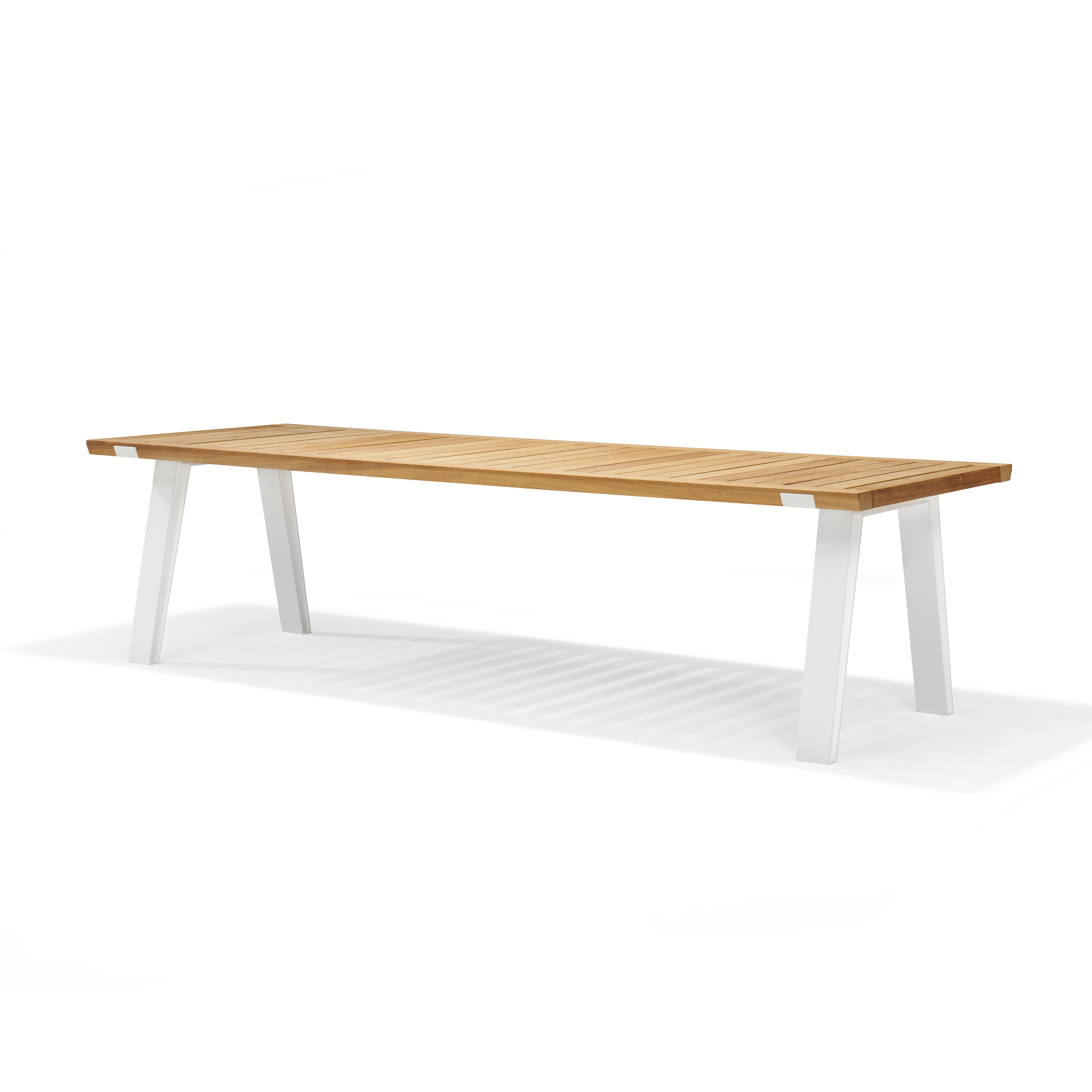 Display product Side-To-Side Oudoor Table from manufacturer QLiv