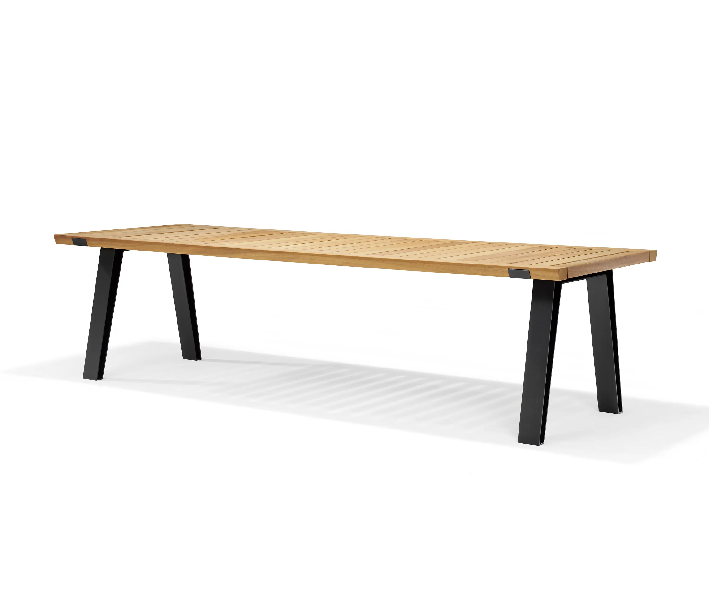 QLiv - Side-To-Side Oudoor Table