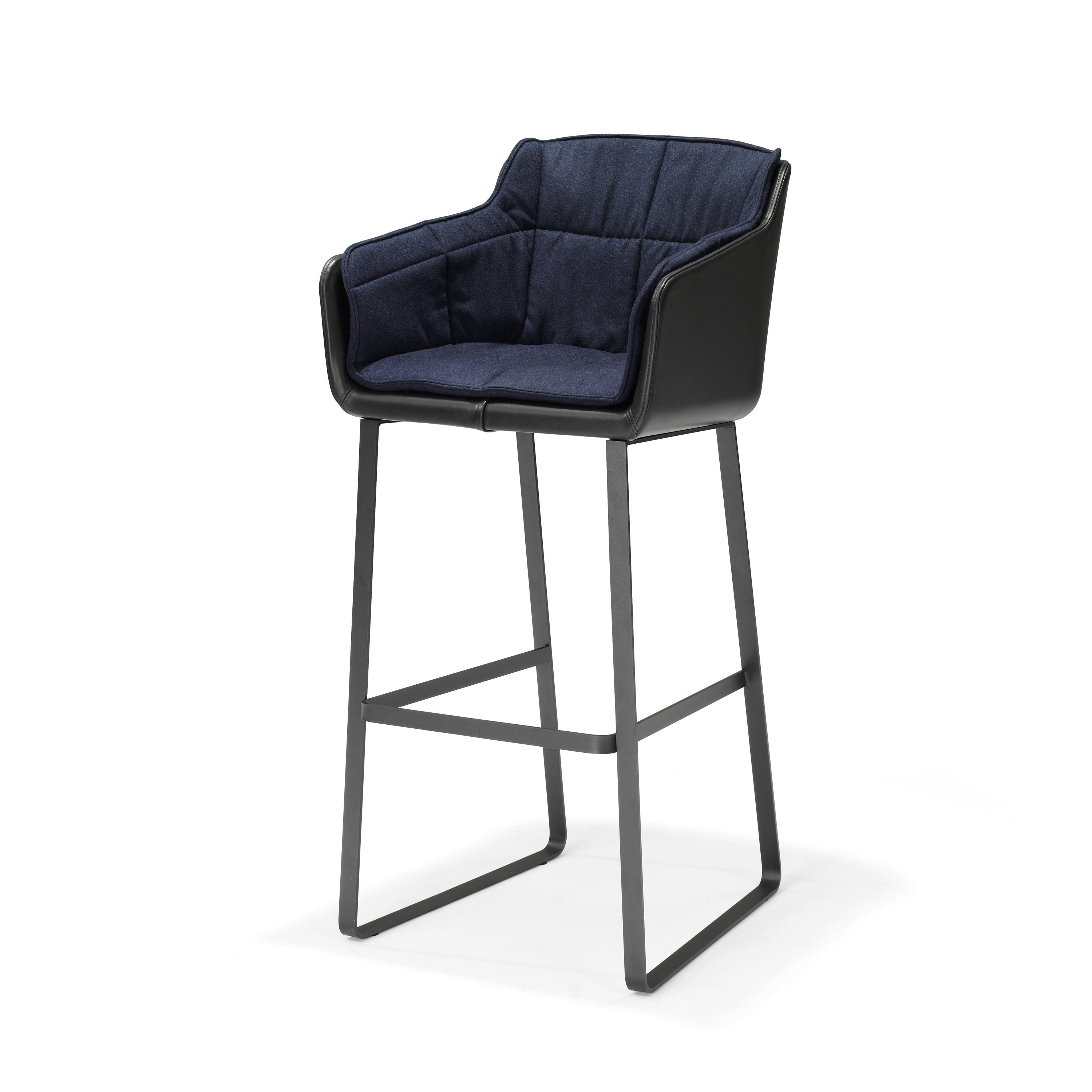 Afficher le produit Cambria Counter Chair du fabricant QLiv