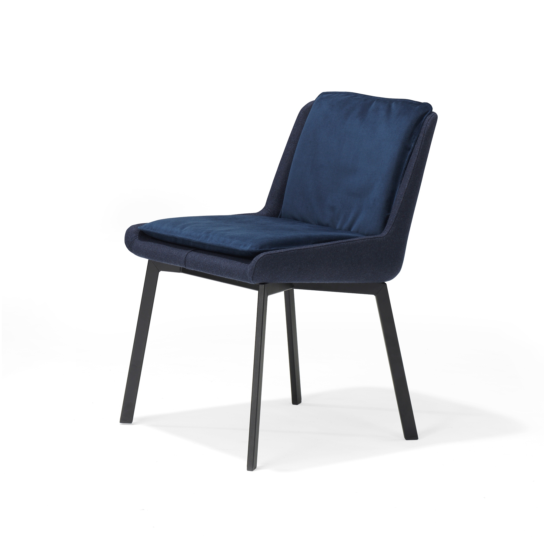 Afficher le produit Cambria Dining Chair du fabricant QLiv