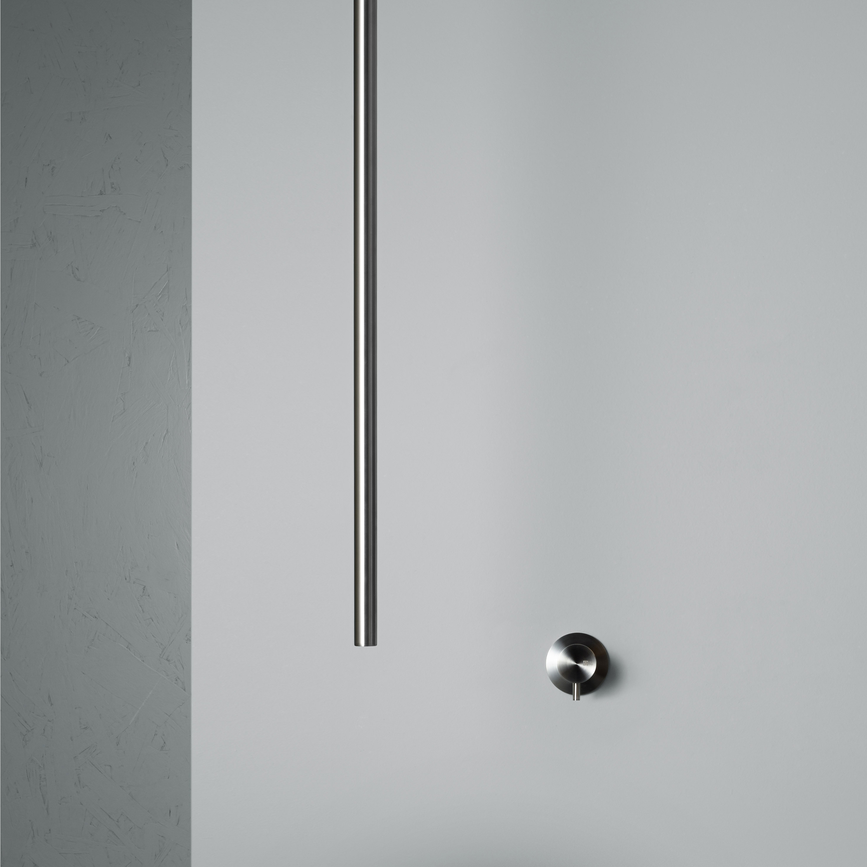 Mostra il prodotto Ottavo | Stainless steel Wall mounted mixer with ceiling spout del produttore Quadrodesign