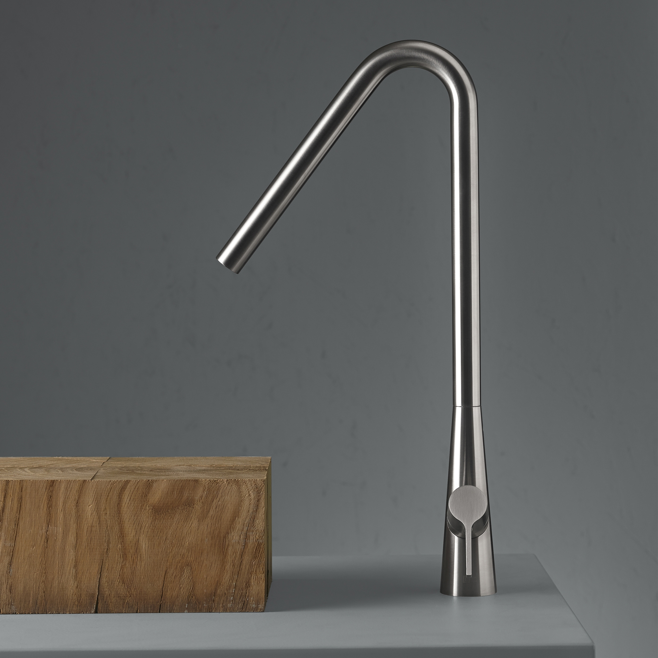 Display product Volcano | Stainless steel Deck mounted mixer from manufacturer Quadrodesign