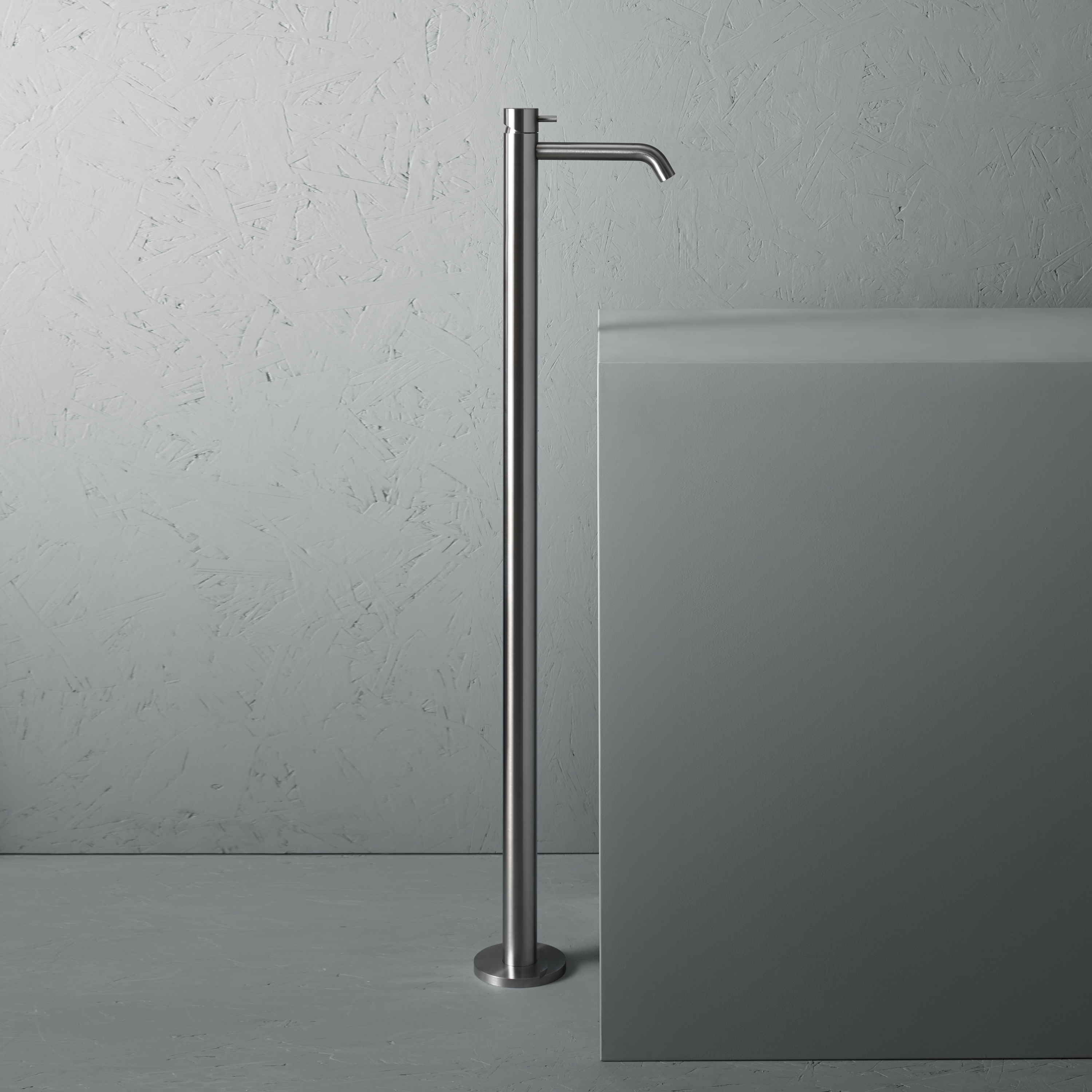Mostrar el producto Source | Stainless steel free standing mounted mixer del fabricante Quadrodesign