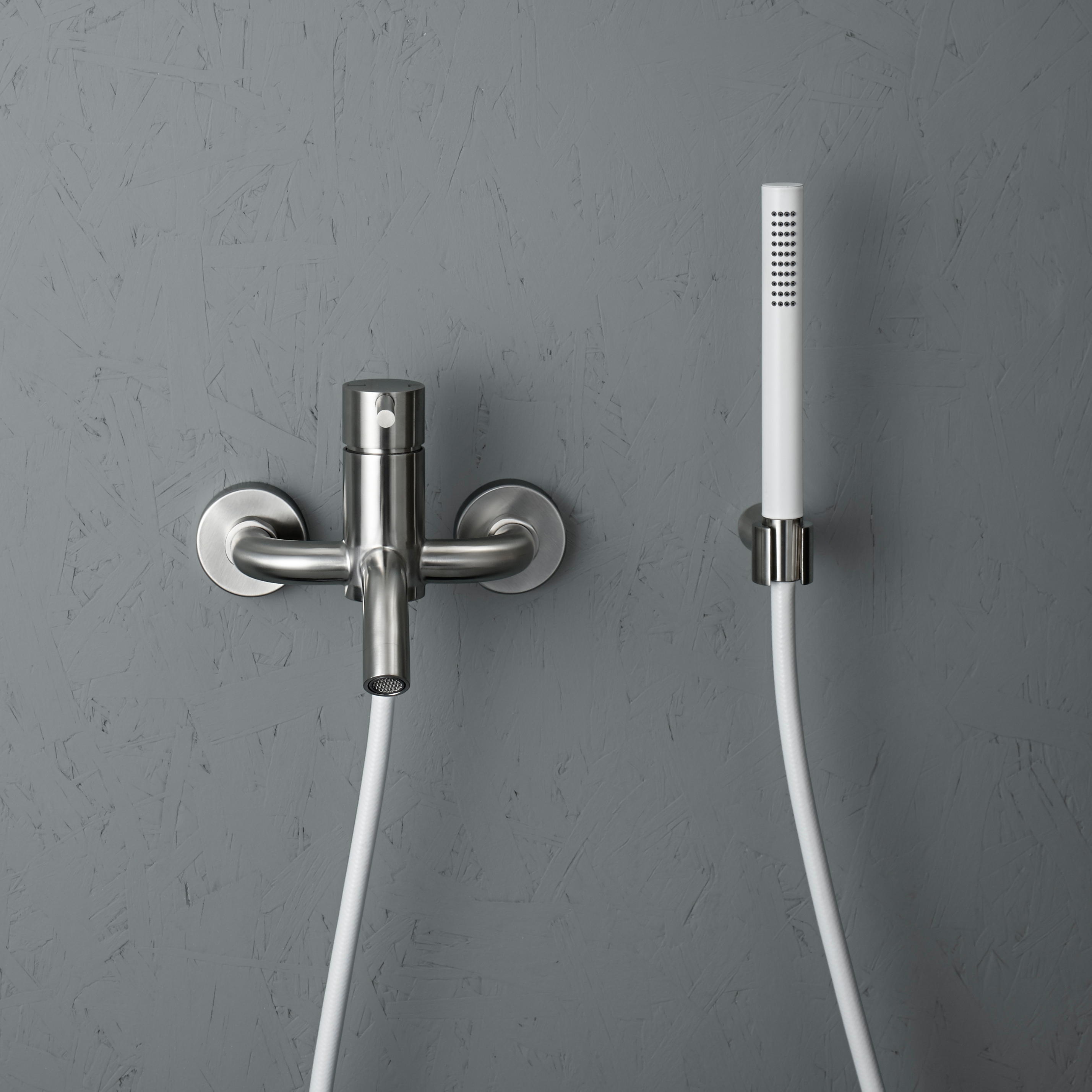Mostra il prodotto Source | Stainless steel Wall mounted external mixer set del produttore Quadrodesign
