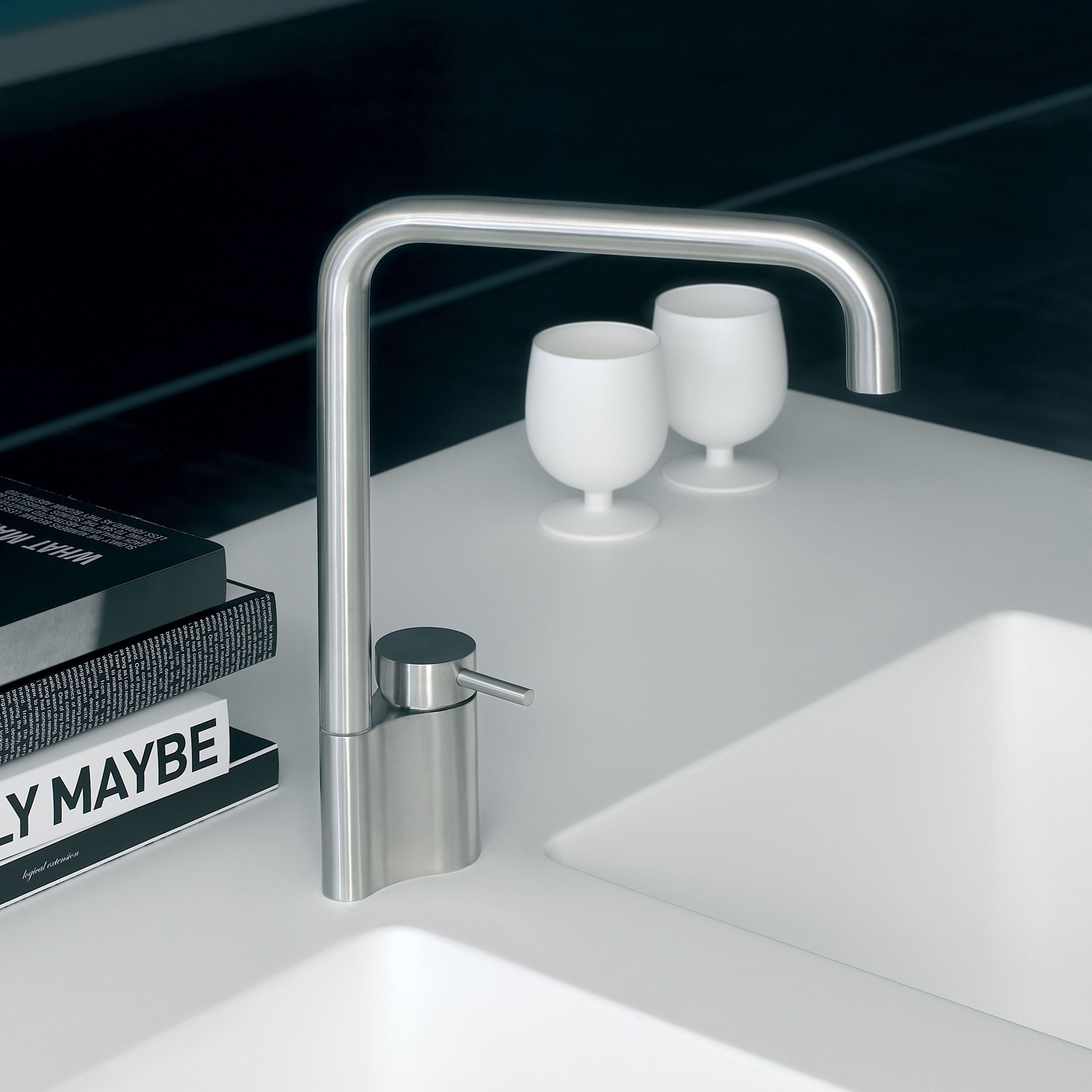 Mostra il prodotto Kitchen | Miscelatore lavello cucina con canna girevole in acciaio inossidabile del produttore Quadrodesign